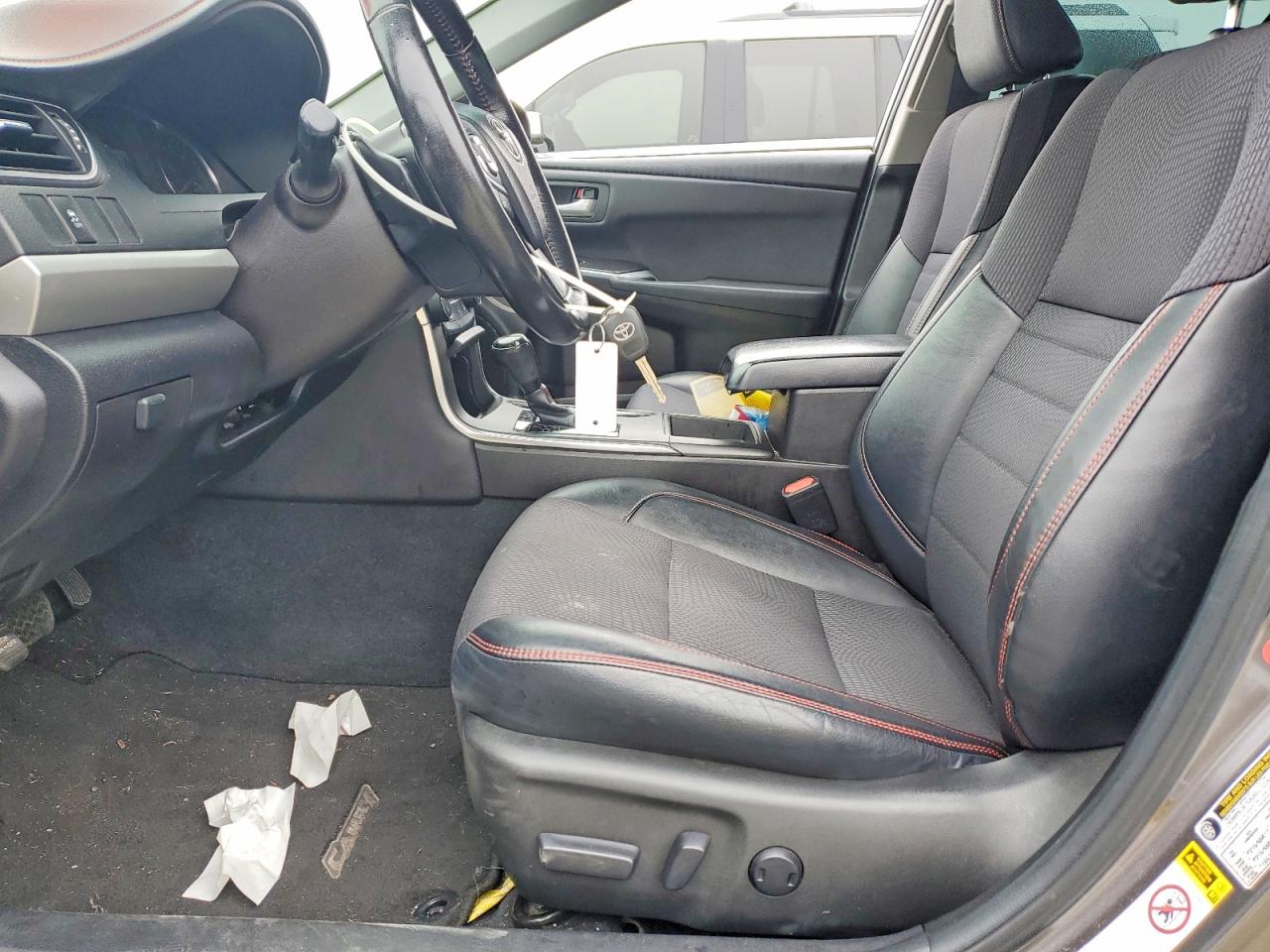 2016 TOYOTA CAMRY LE photo 19