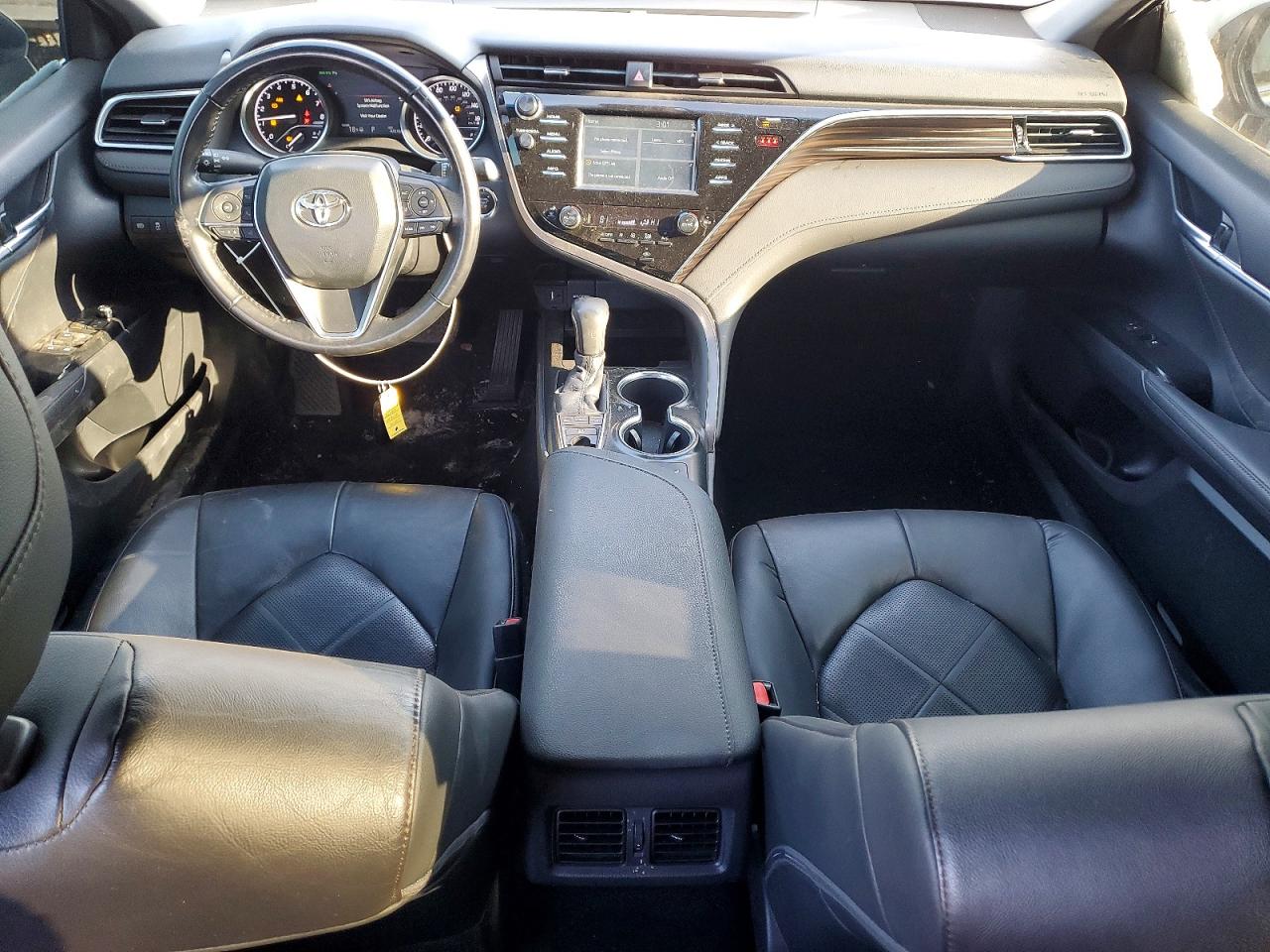 2018 TOYOTA CAMRY photo 8