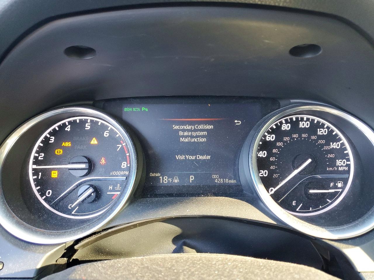 2018 TOYOTA CAMRY photo 9