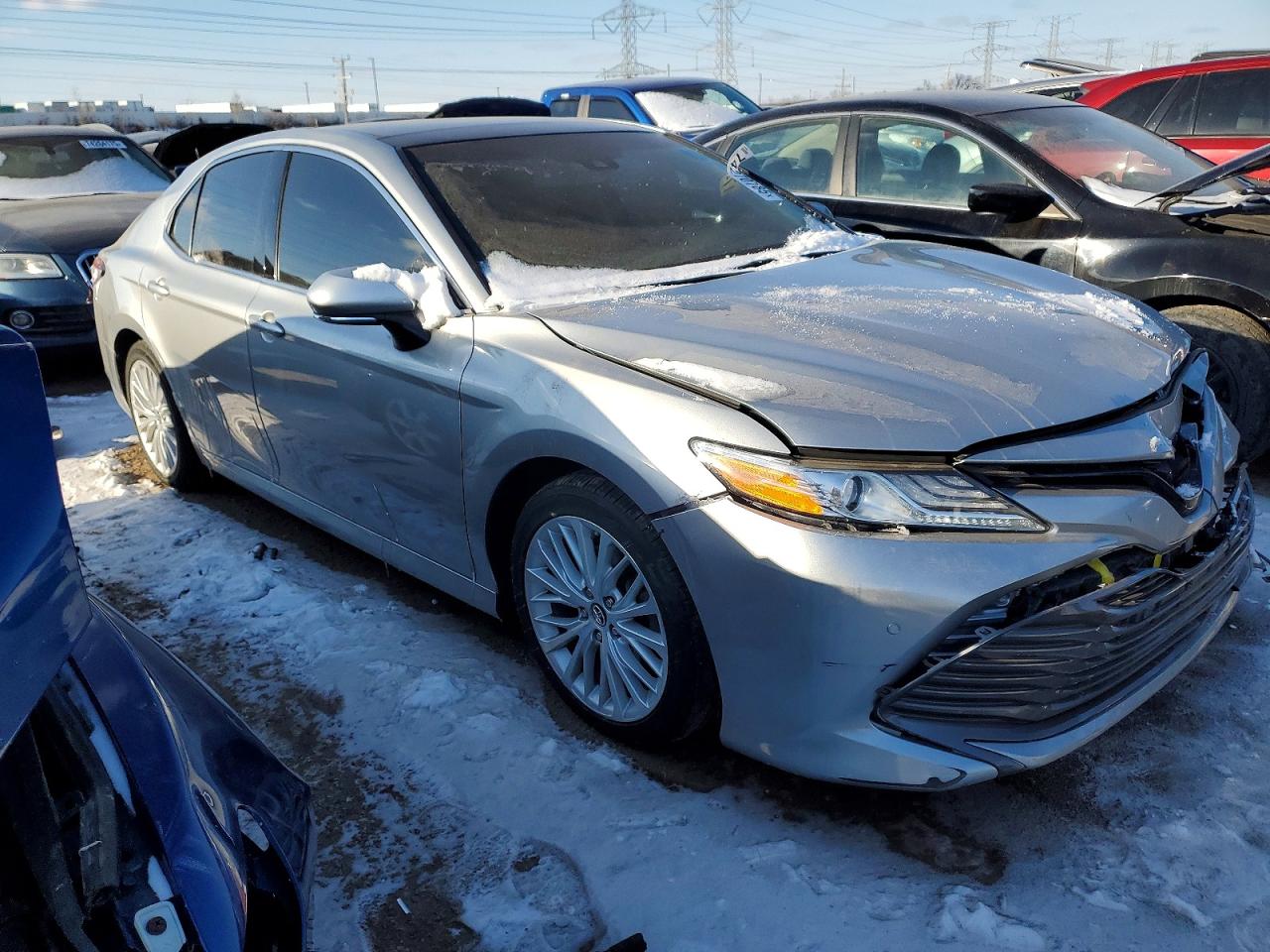 2018 TOYOTA CAMRY photo 4