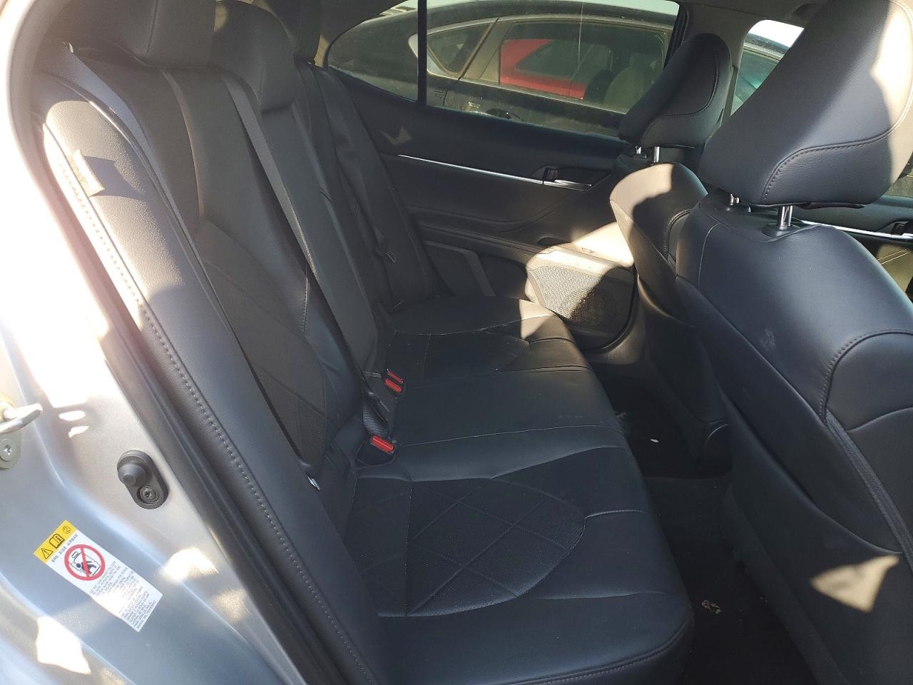 2018 TOYOTA CAMRY photo 10