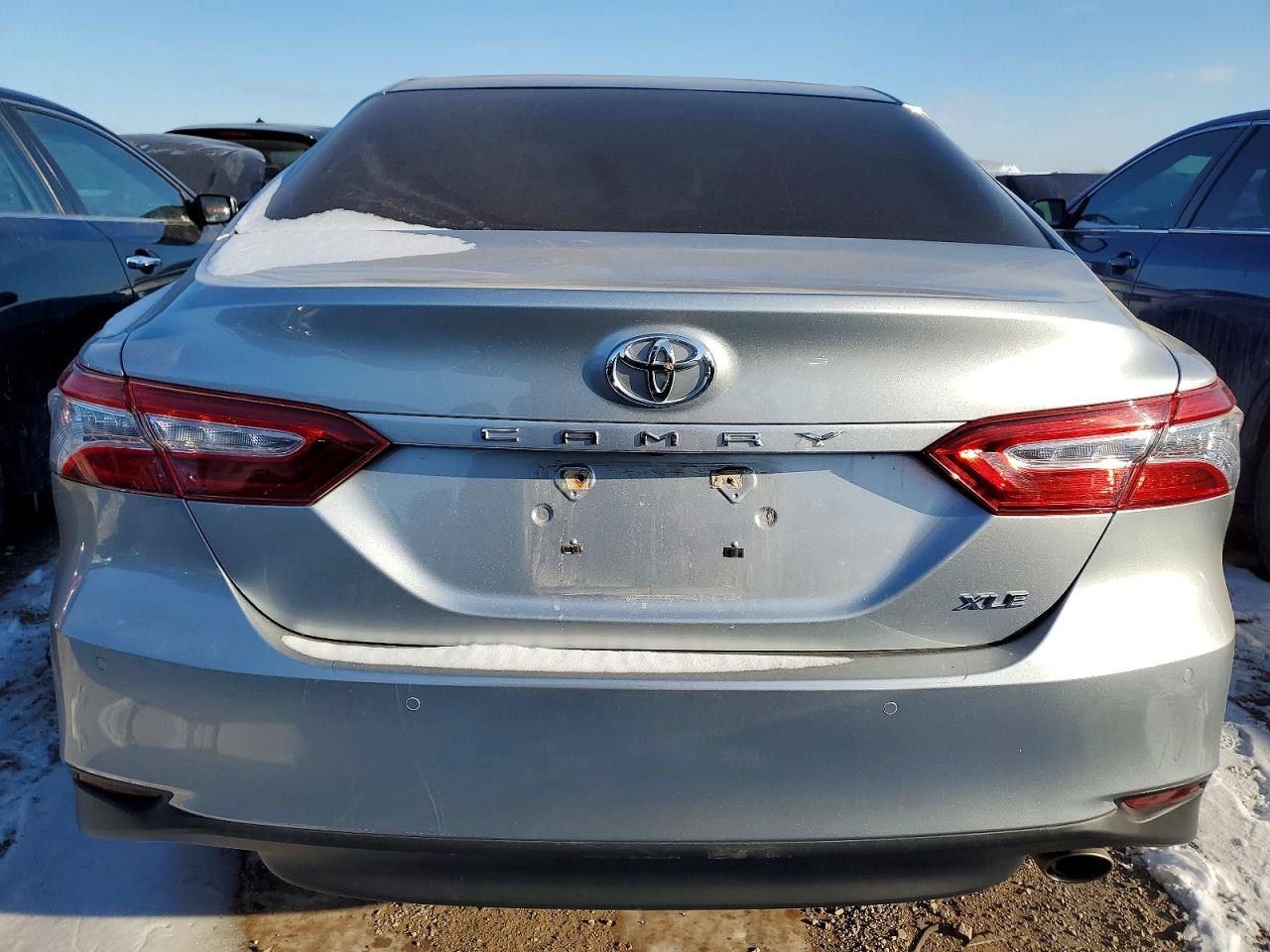 2018 TOYOTA CAMRY photo 6