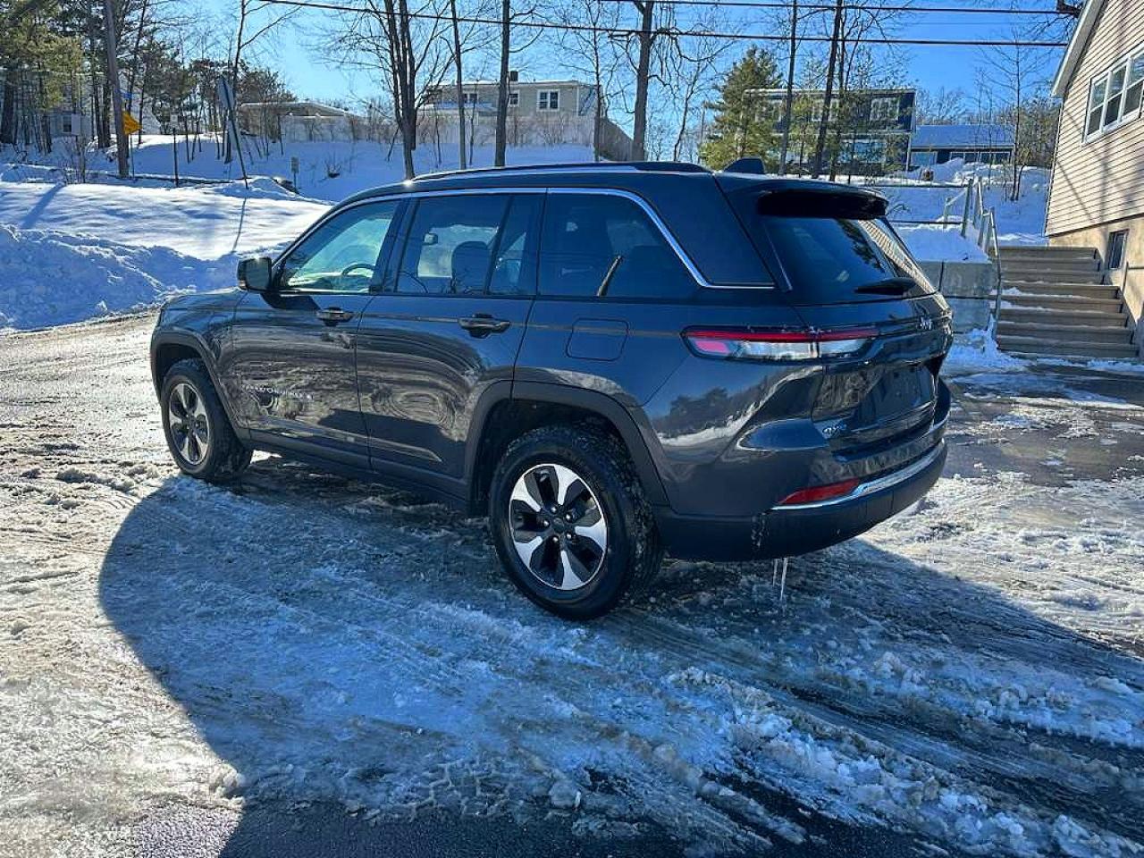 2024 JEEP GRAND CHEROKEE LIMITED 4XE photo 3