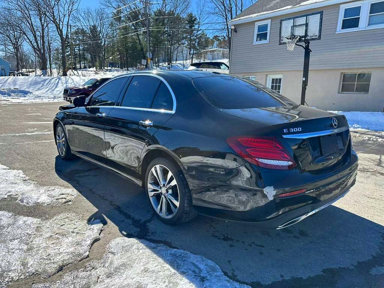 2017 MERCEDES-BENZ E 300 4MATIC photo 3