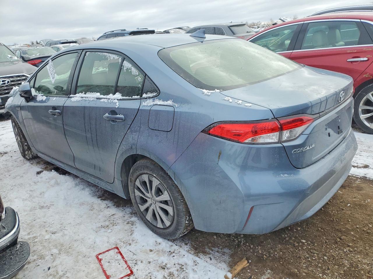2021 TOYOTA COROLLA LE photo 3