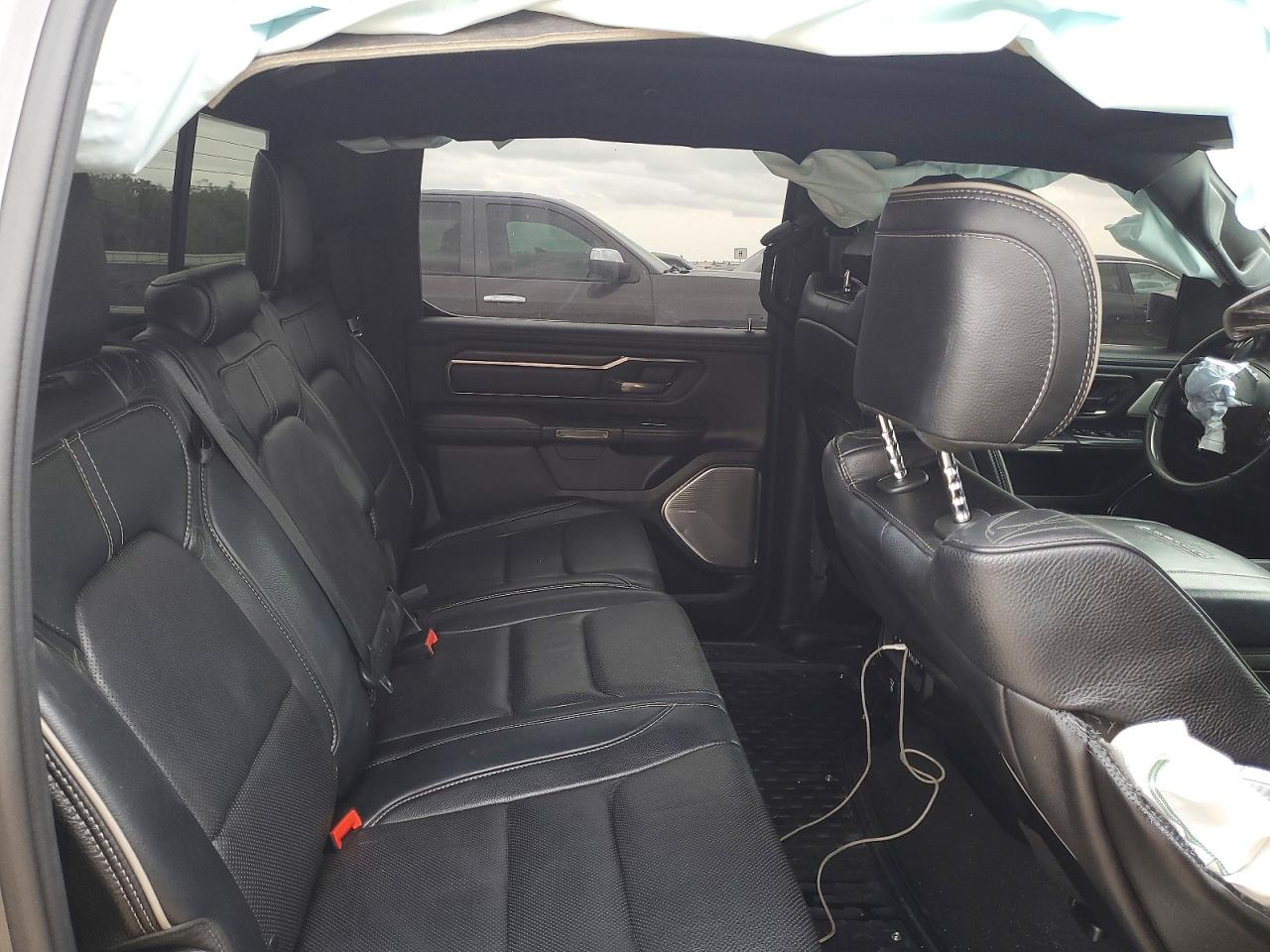2019 RAM 1500 LIMITED photo 19