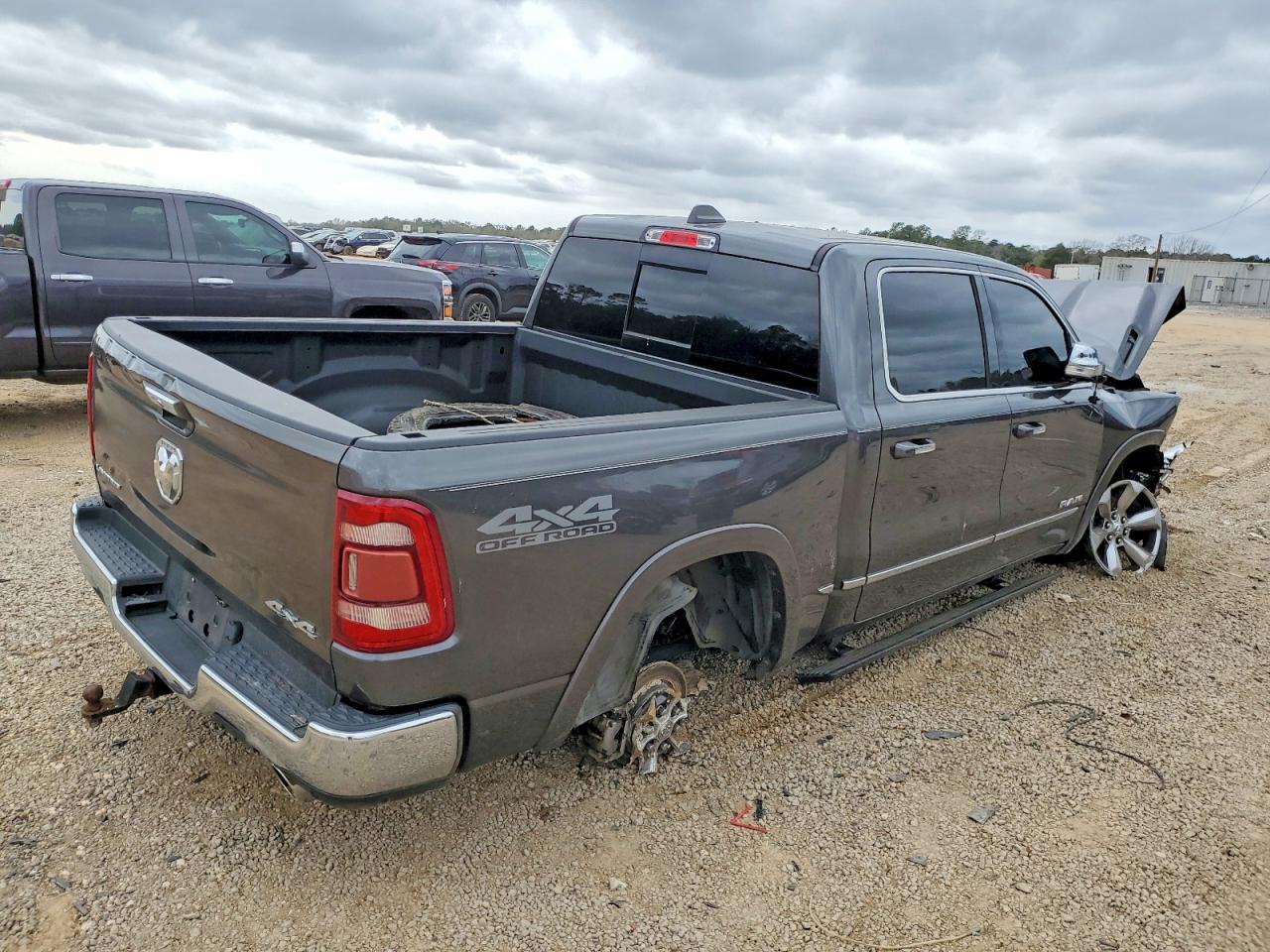 2019 RAM 1500 LIMITED photo 5