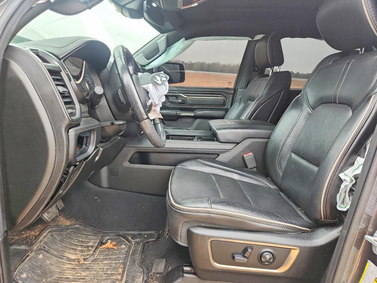 2019 RAM 1500 LIMITED photo 13
