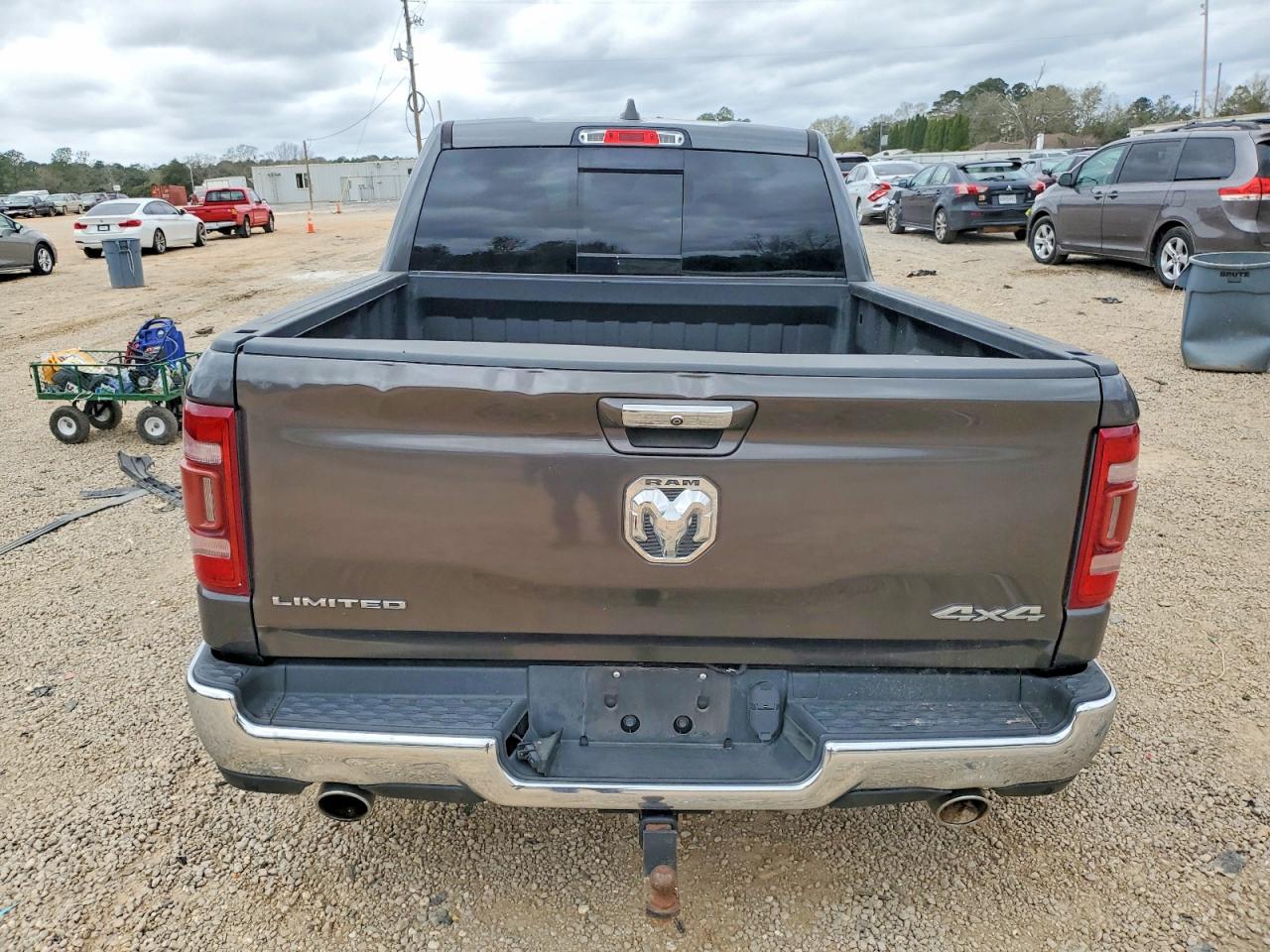 2019 RAM 1500 LIMITED photo 11