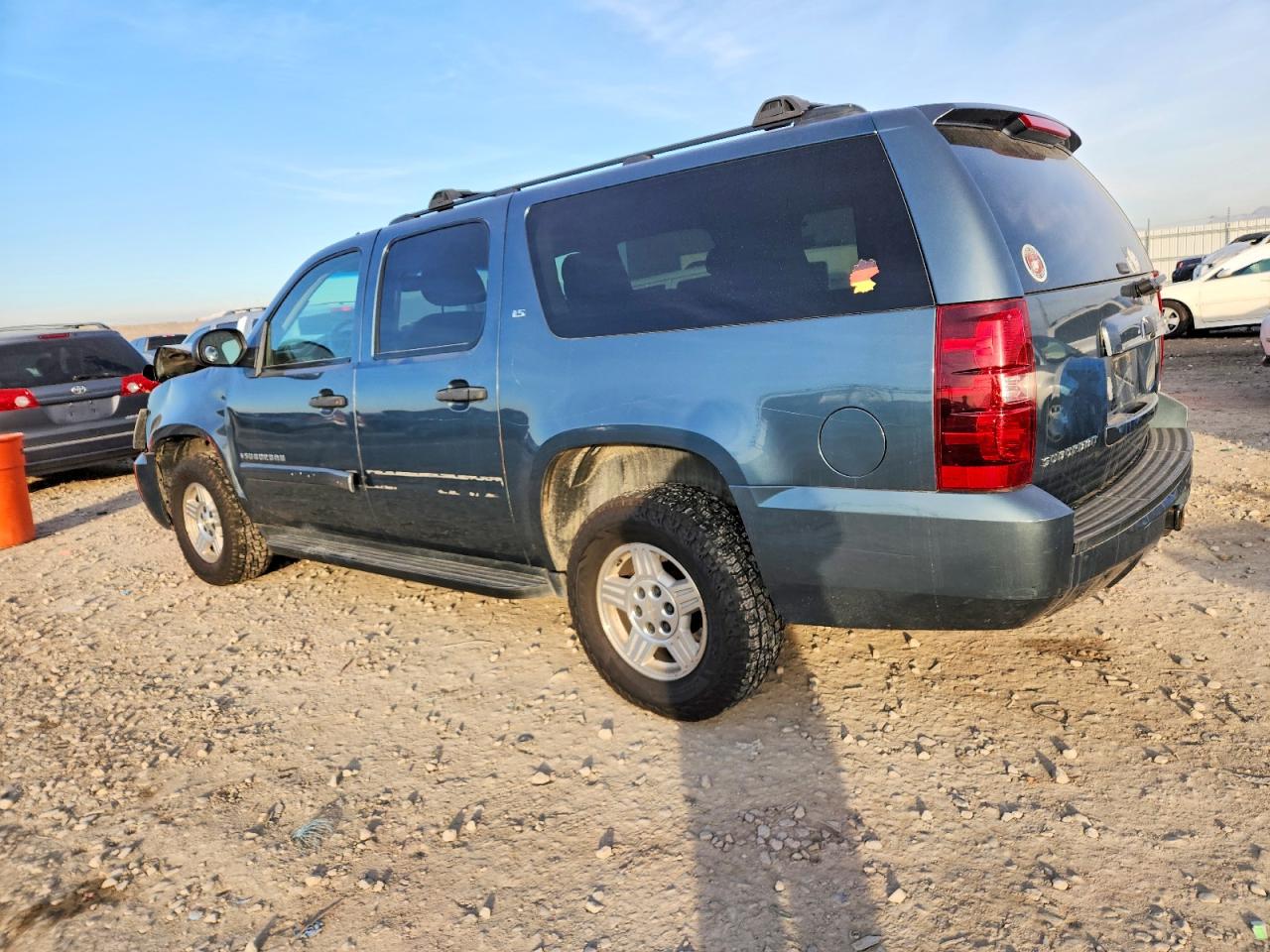 2008 CHEVROLET SUBURBAN K1500 LS photo 2