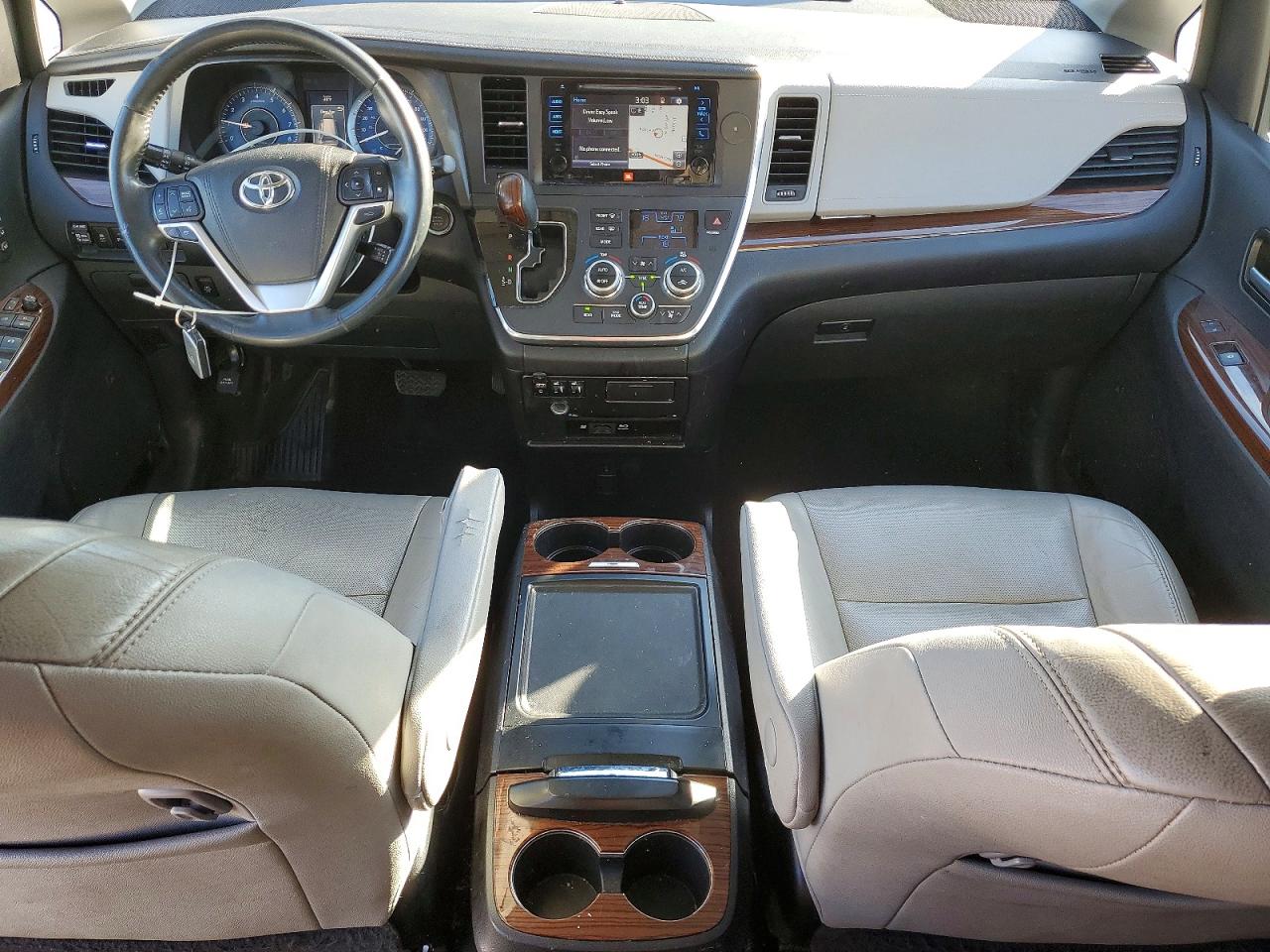 2016 TOYOTA SIENNA XLE photo 15