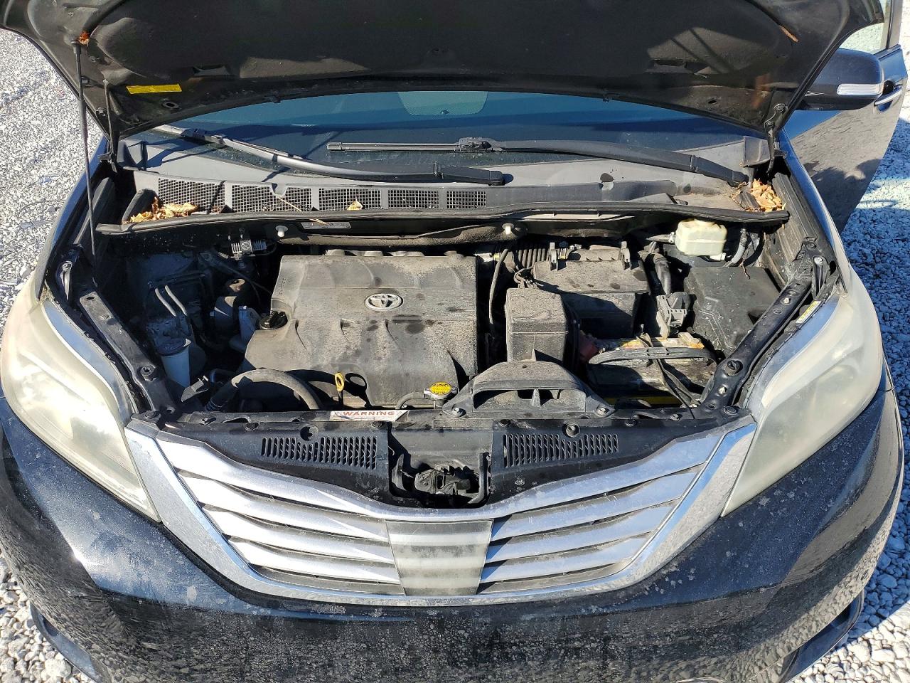 2016 TOYOTA SIENNA XLE photo 23
