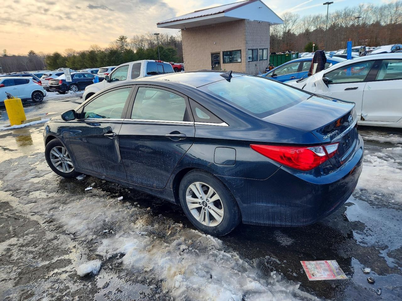 2011 HYUNDAI SONATA GLS photo 2