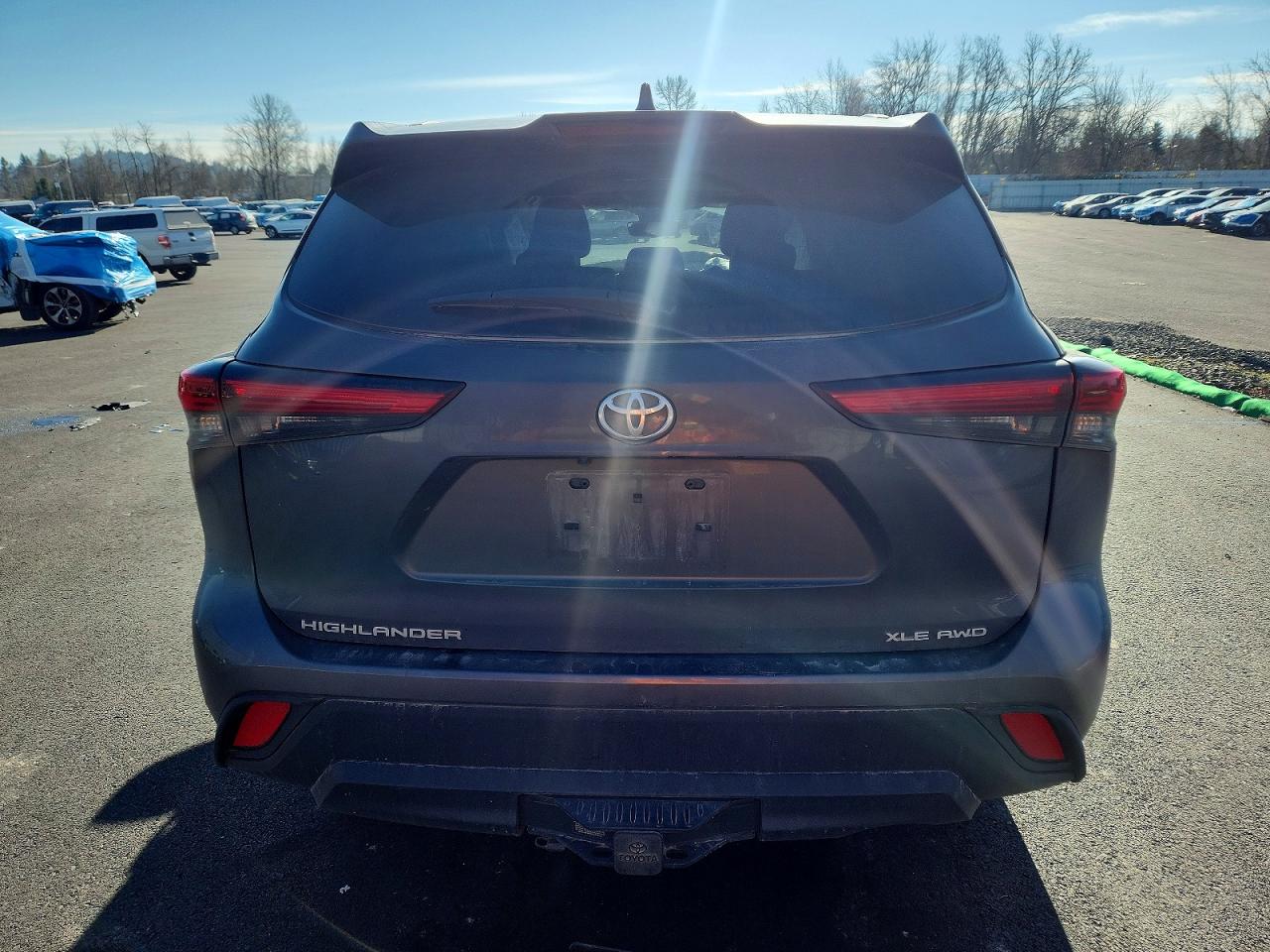 2022 TOYOTA HIGHLANDER XLE photo 16