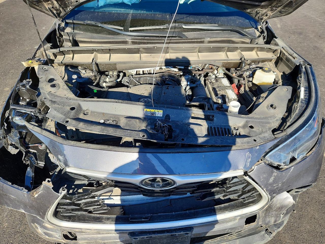 2022 TOYOTA HIGHLANDER XLE photo 34
