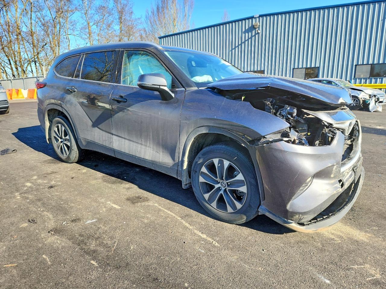 2022 TOYOTA HIGHLANDER XLE photo 10