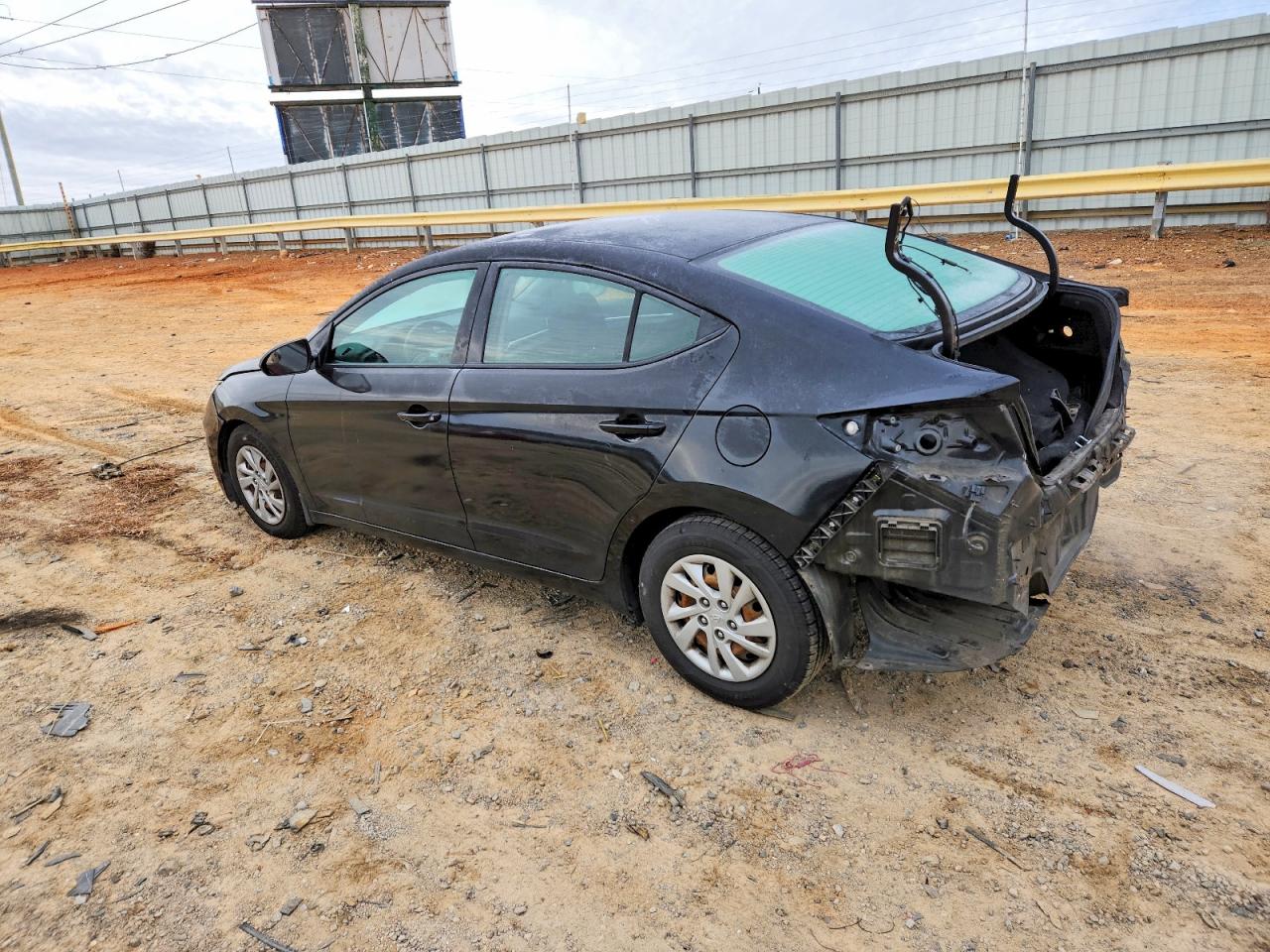 2019 HYUNDAI ELANTRA SE photo 3