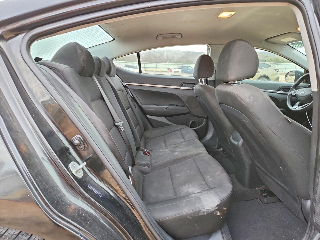 2019 HYUNDAI ELANTRA SE photo 19