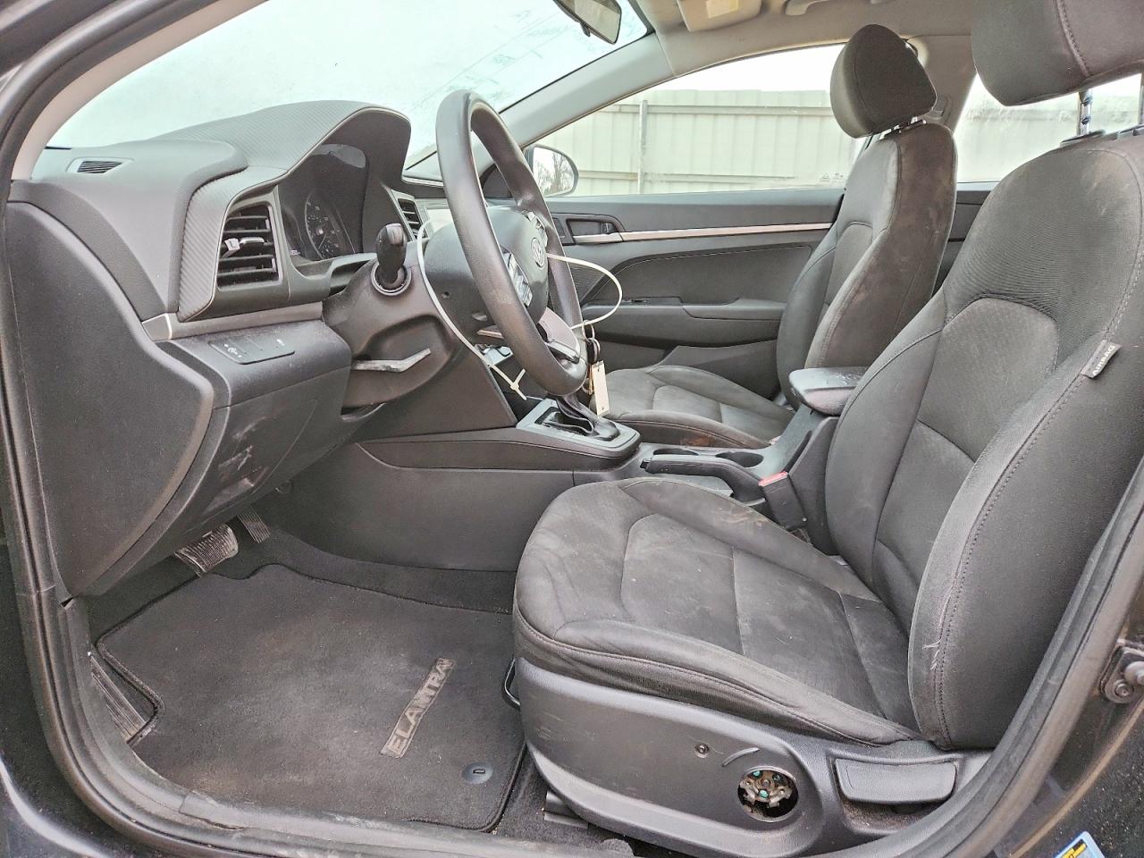 2019 HYUNDAI ELANTRA SE photo 13