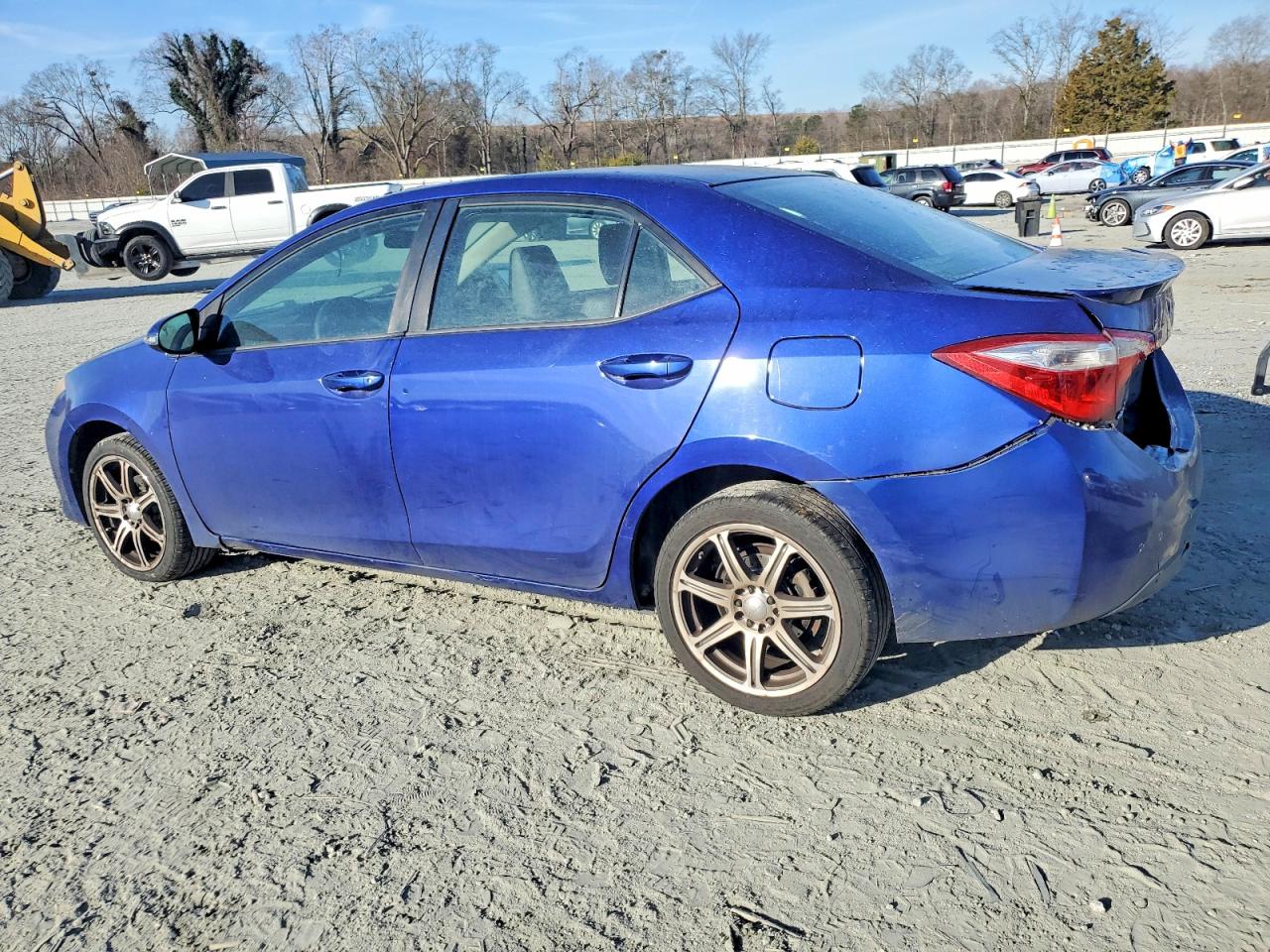 2014 TOYOTA COROLLA photo 3