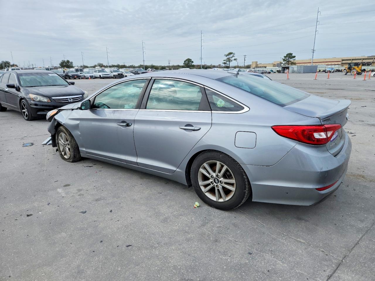 2015 HYUNDAI SONATA SE photo 2