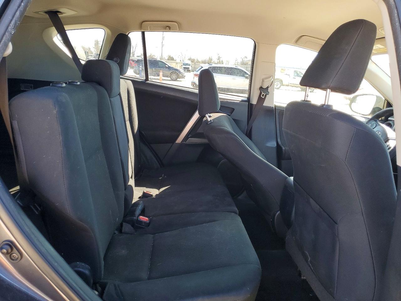 2017 TOYOTA RAV4 LE photo 11