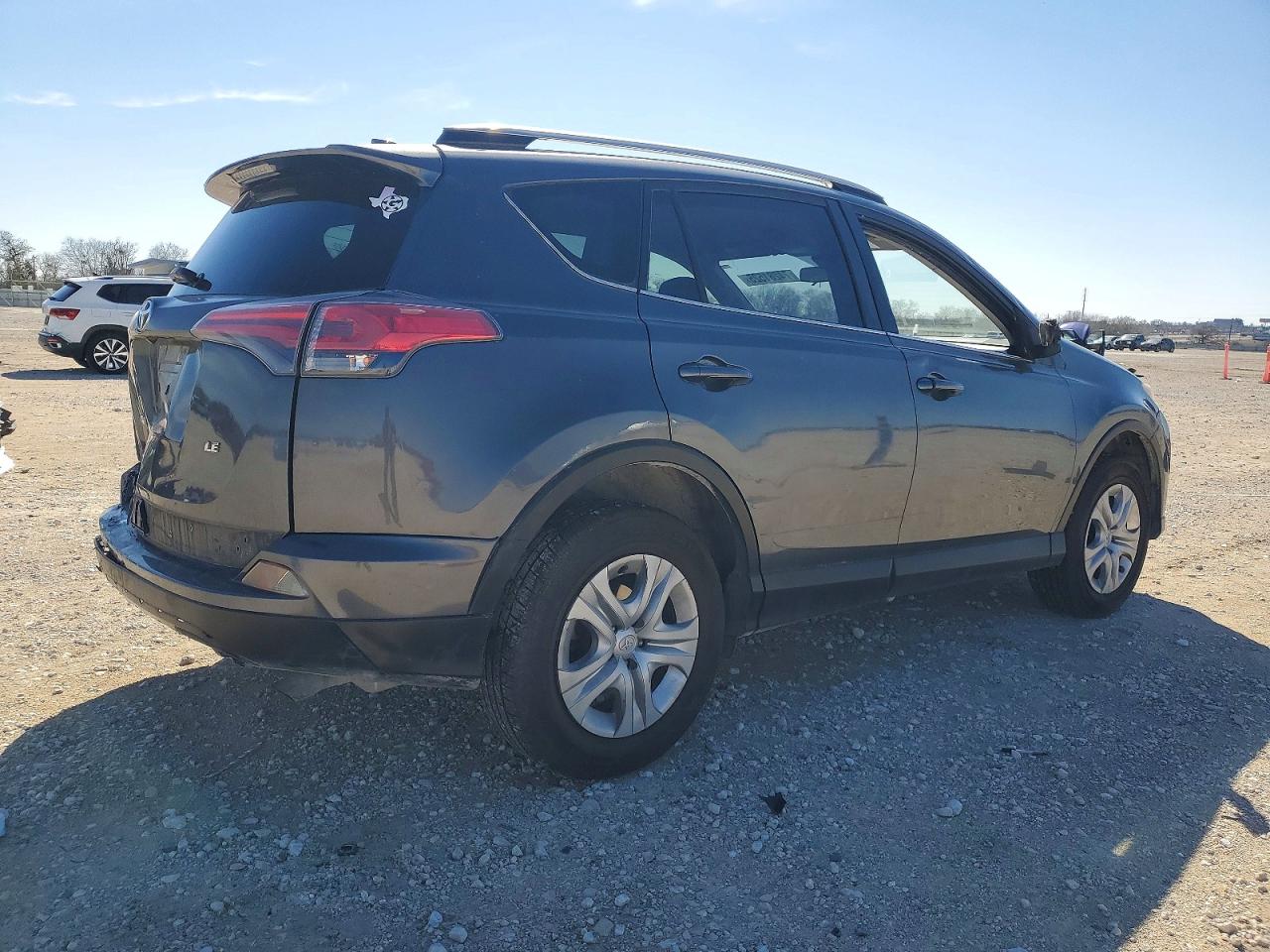 2017 TOYOTA RAV4 LE photo 3