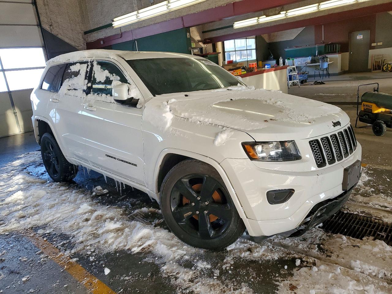 2015 JEEP GRAND CHEROKEE LAREDO photo 4