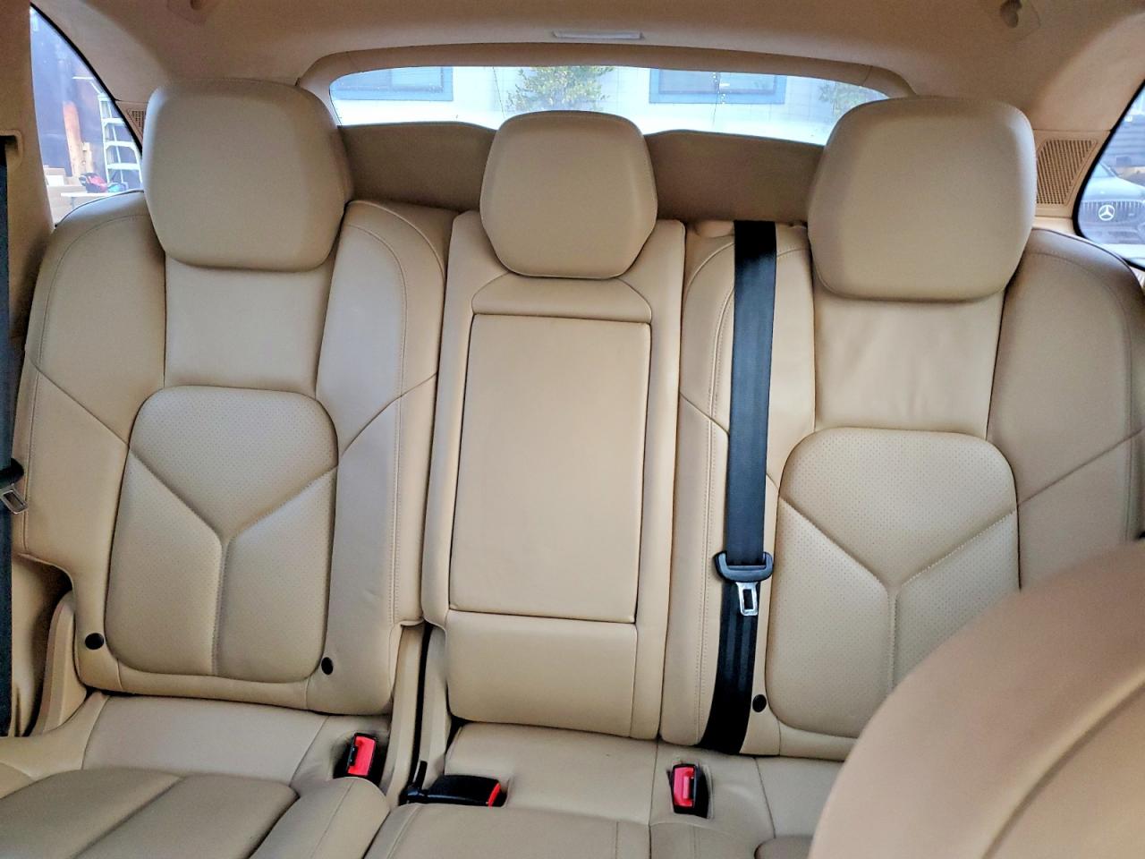 2011 PORSCHE CAYENNE TURBO photo 10