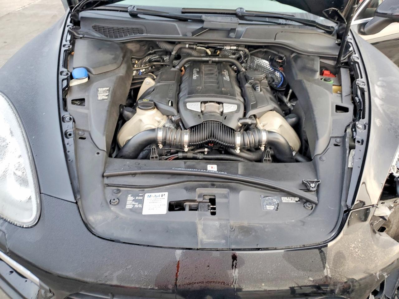 2011 PORSCHE CAYENNE TURBO photo 12