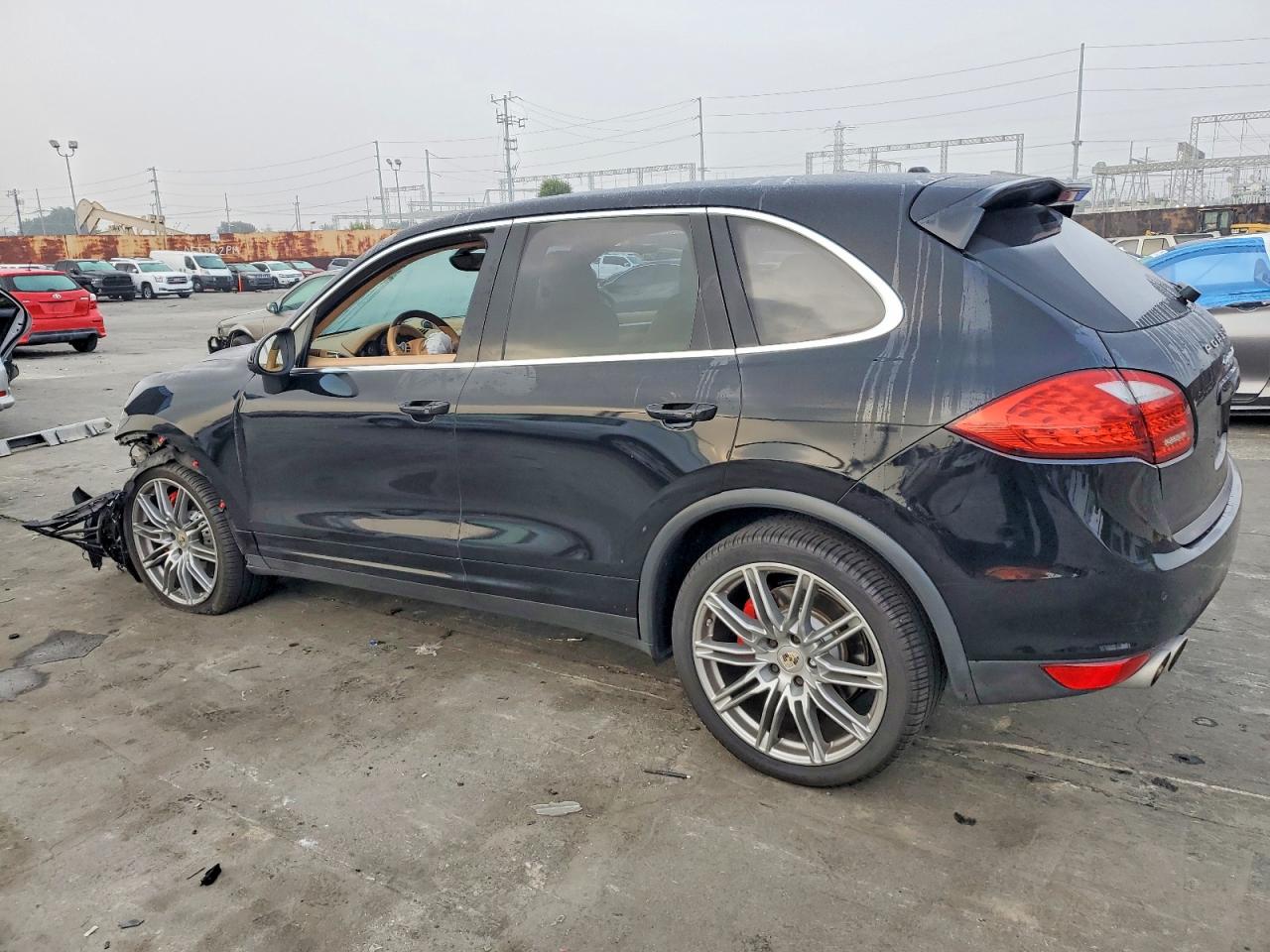 2011 PORSCHE CAYENNE TURBO photo 2