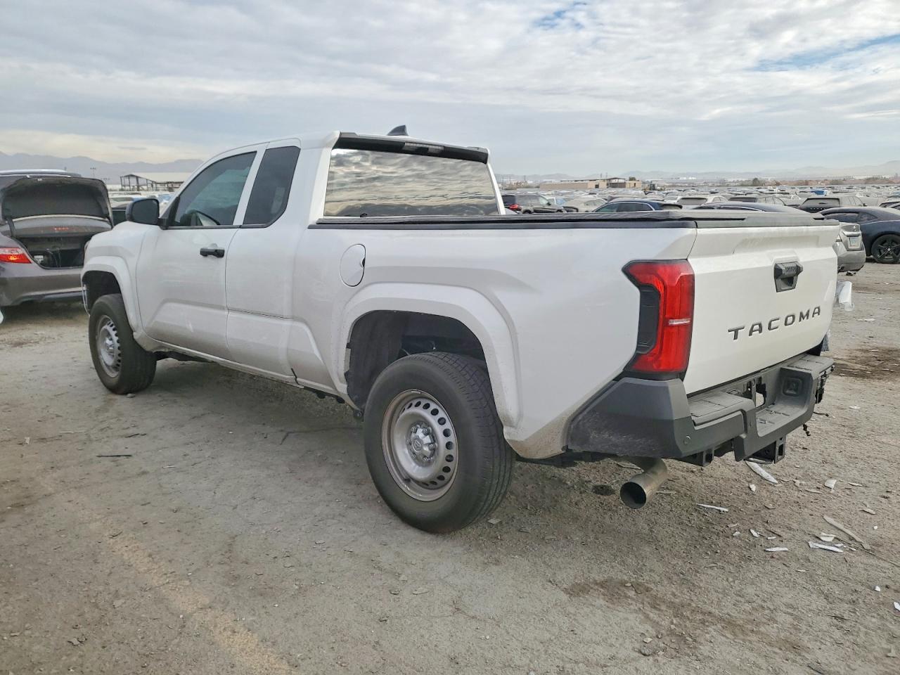 2025 TOYOTA TACOMA XTRACAB photo 4