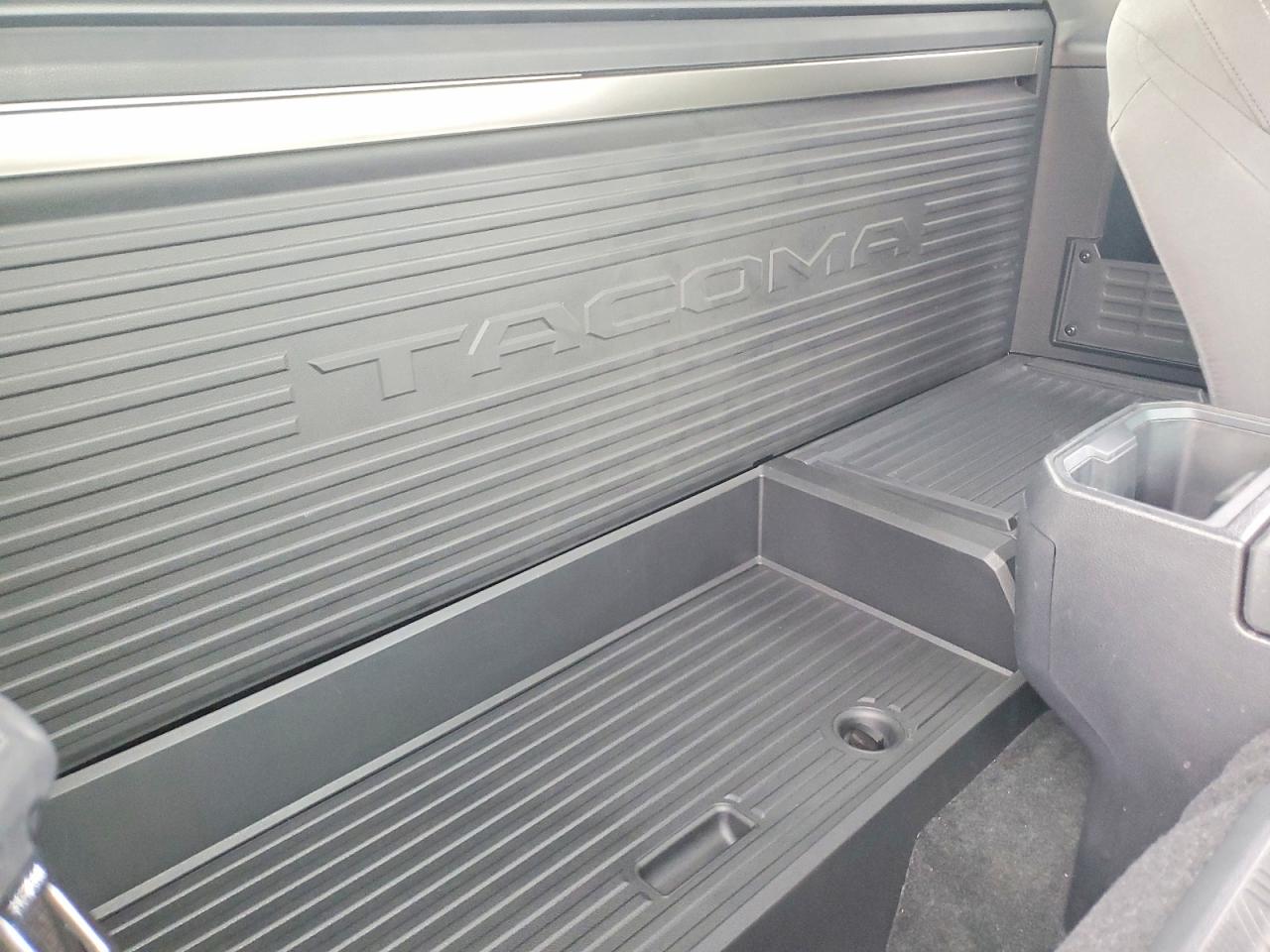 2025 TOYOTA TACOMA XTRACAB photo 28