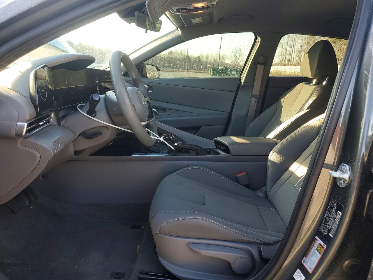 2024 HYUNDAI ELANTRA SEL photo 7