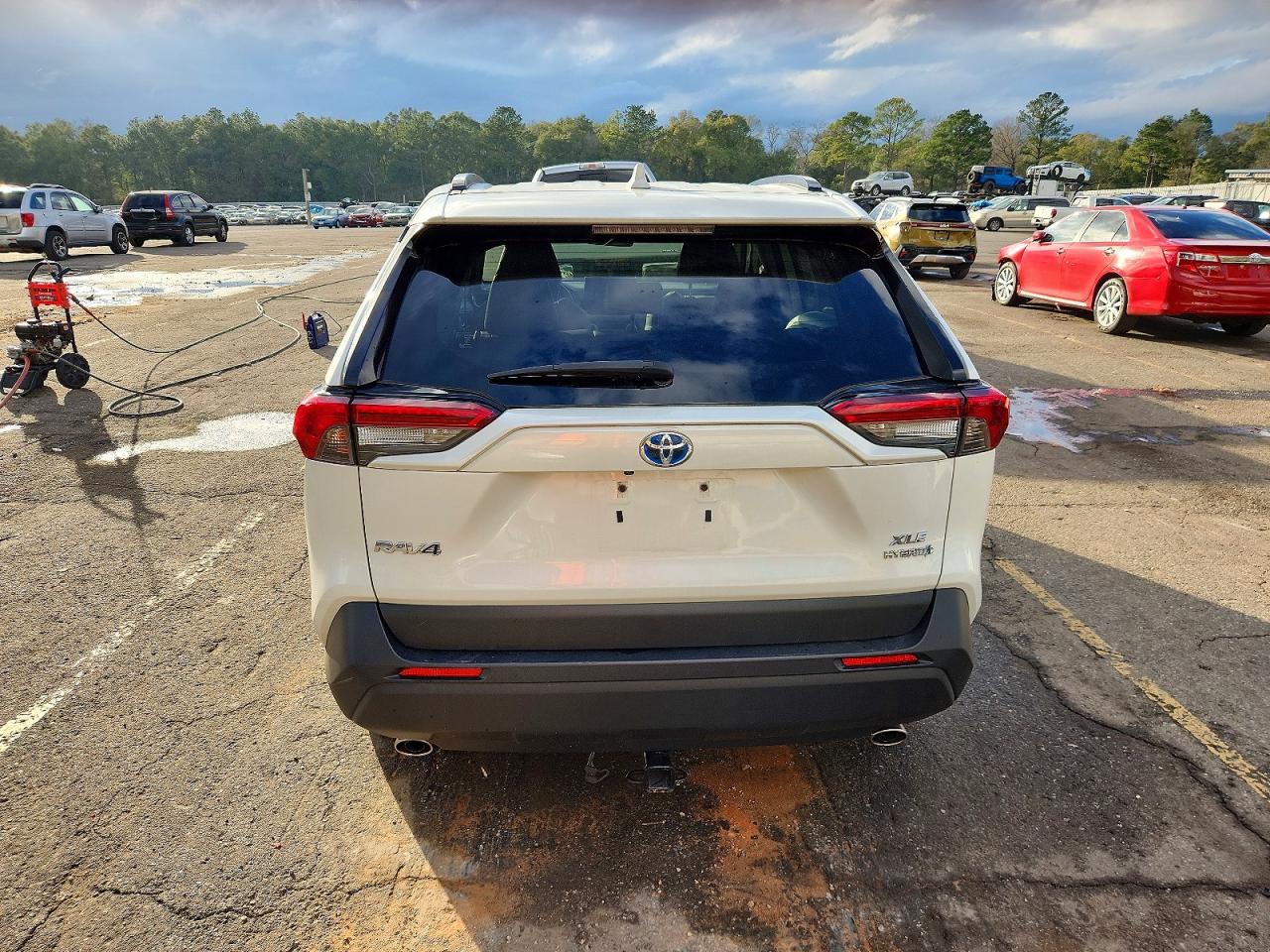 2022 TOYOTA RAV4 XLE PREMIUM photo 11