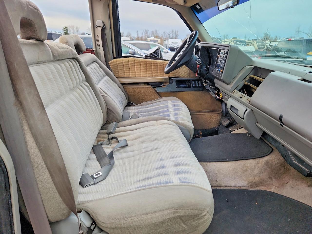 1994 CHEVROLET GMT-400 C1500 photo 19