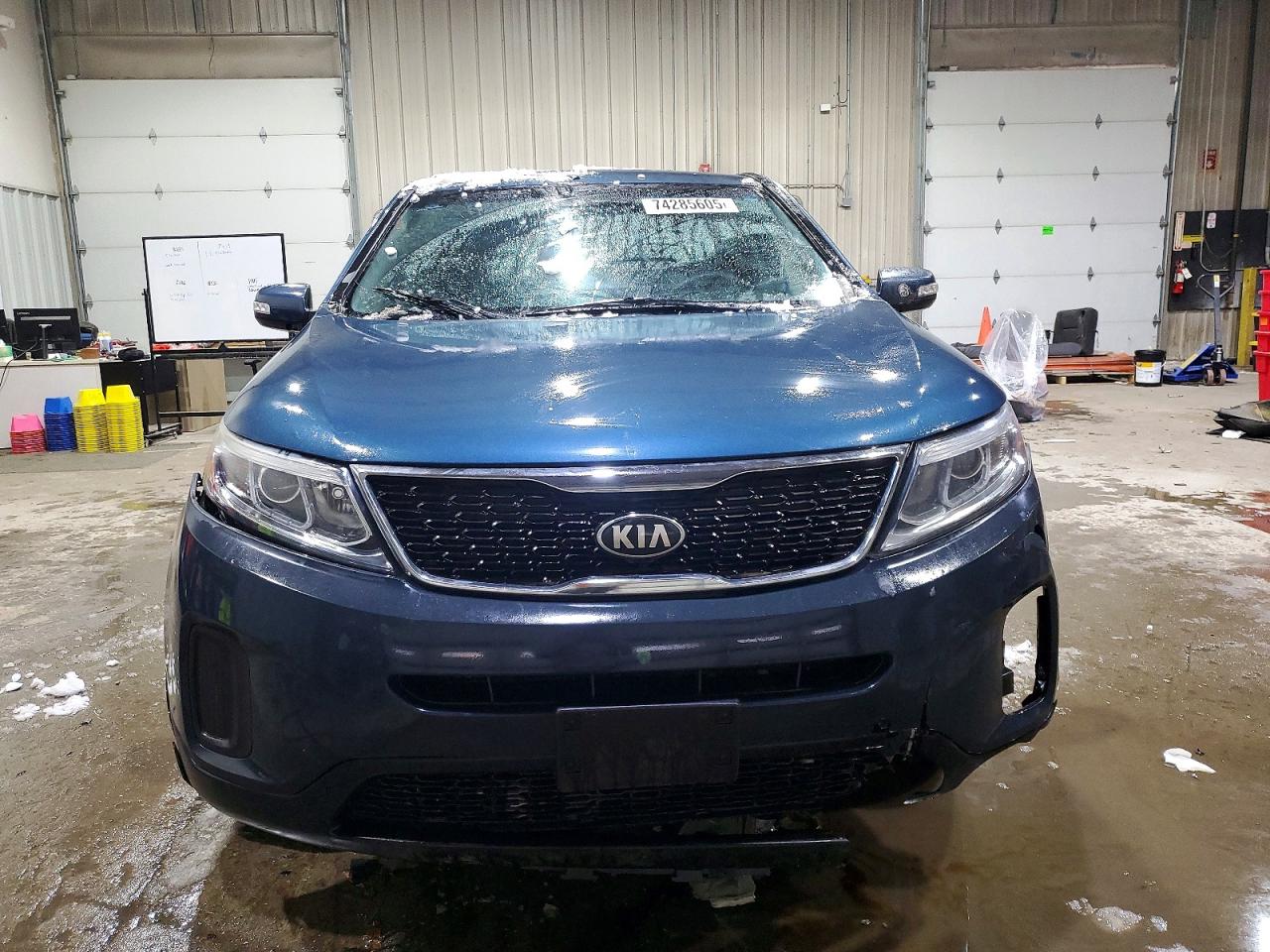 2014 KIA SORENTO LX photo 9