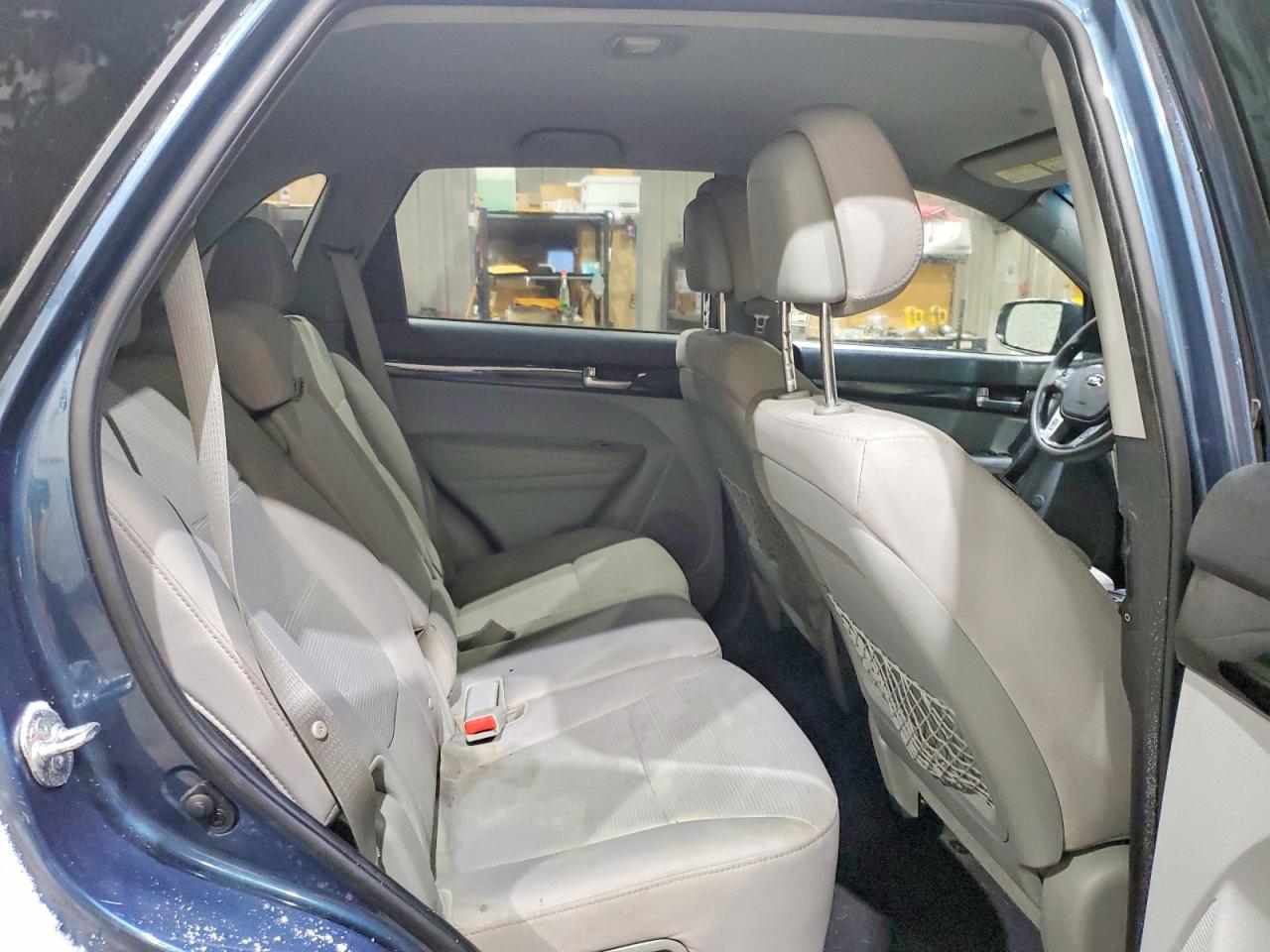 2014 KIA SORENTO LX photo 21