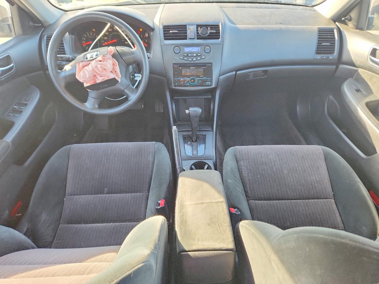 2004 HONDA ACCORD DX photo 8