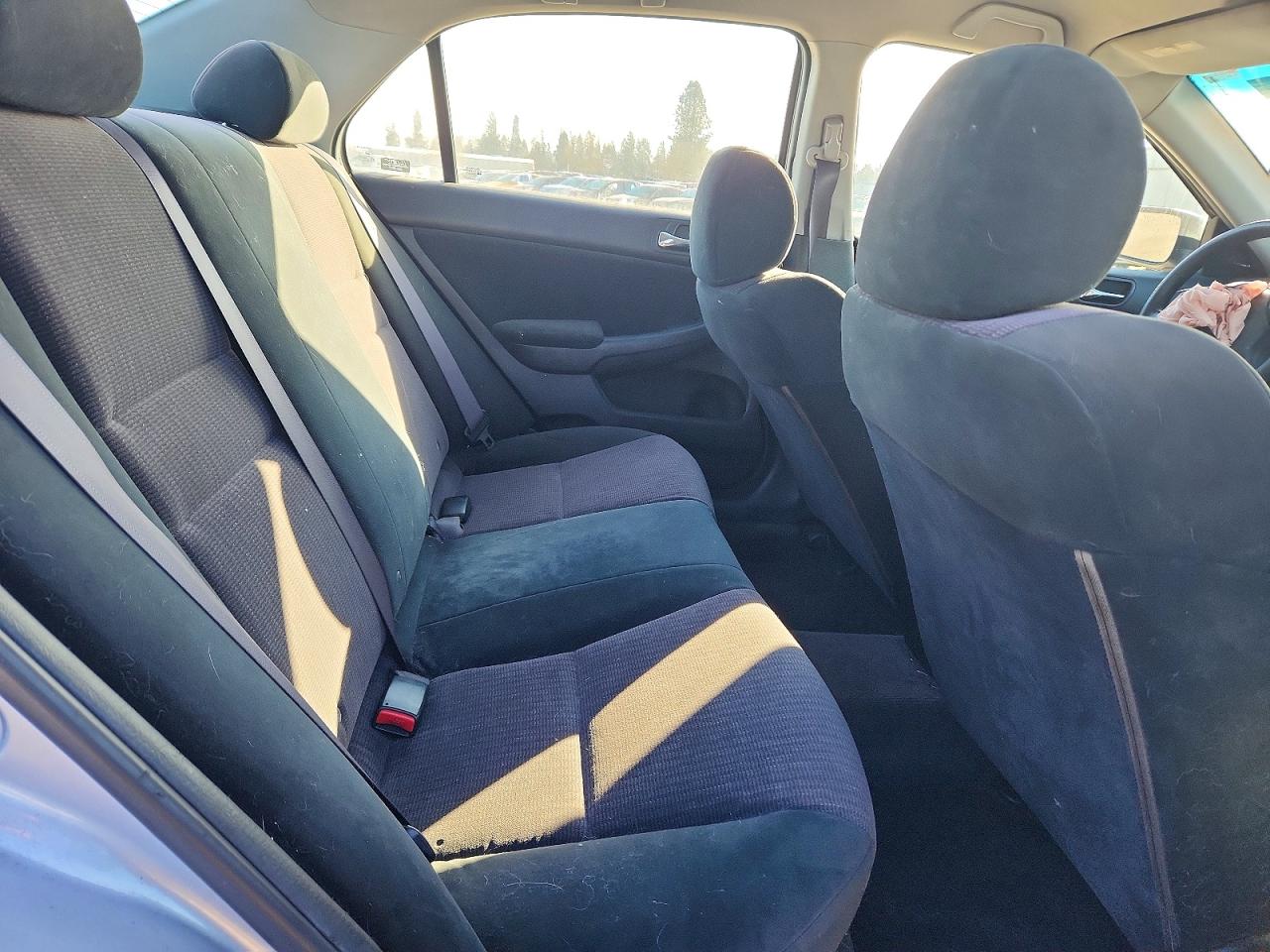 2004 HONDA ACCORD DX photo 10