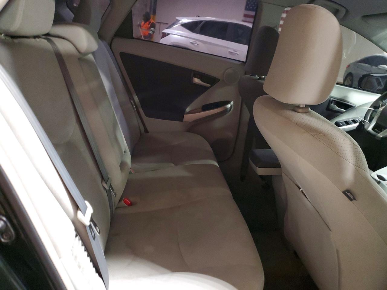 2010 TOYOTA PRIUS III photo 28