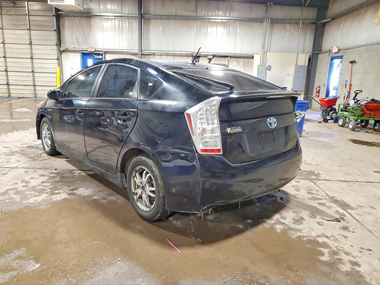 2010 TOYOTA PRIUS III photo 4