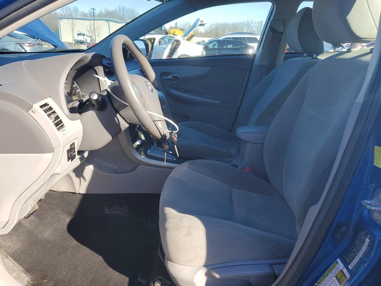 2010 TOYOTA COROLLA BASE photo 7