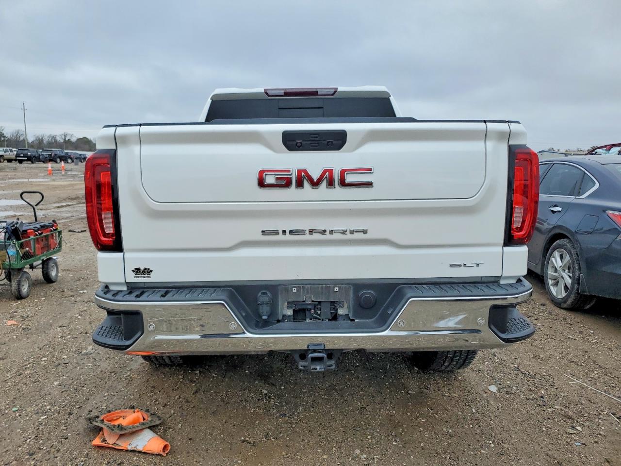 2020 GMC SIERRA K1500 SLT photo 6