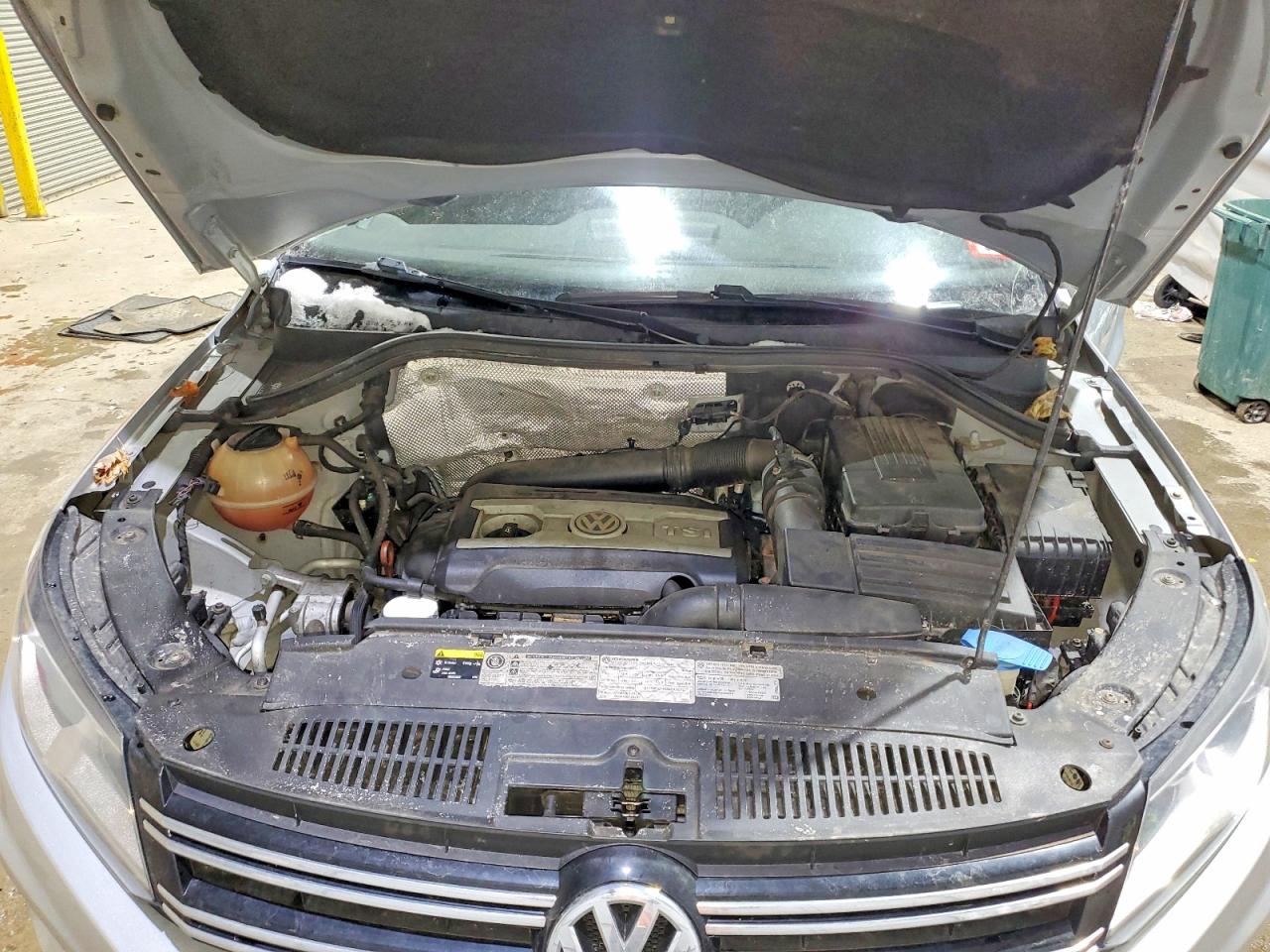 2013 VOLKSWAGEN TIGUAN S photo 34