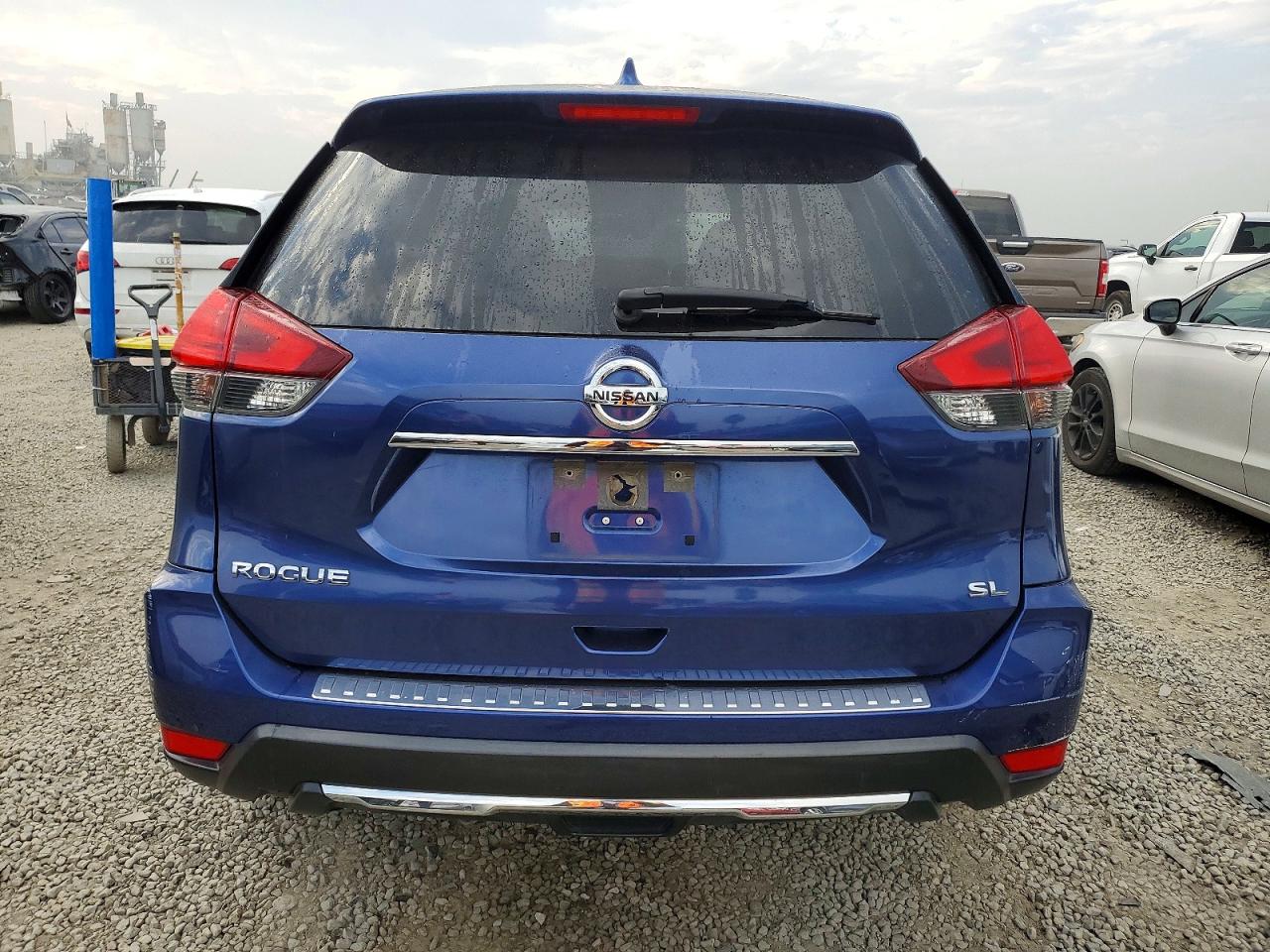 2017 NISSAN ROGUE S photo 6