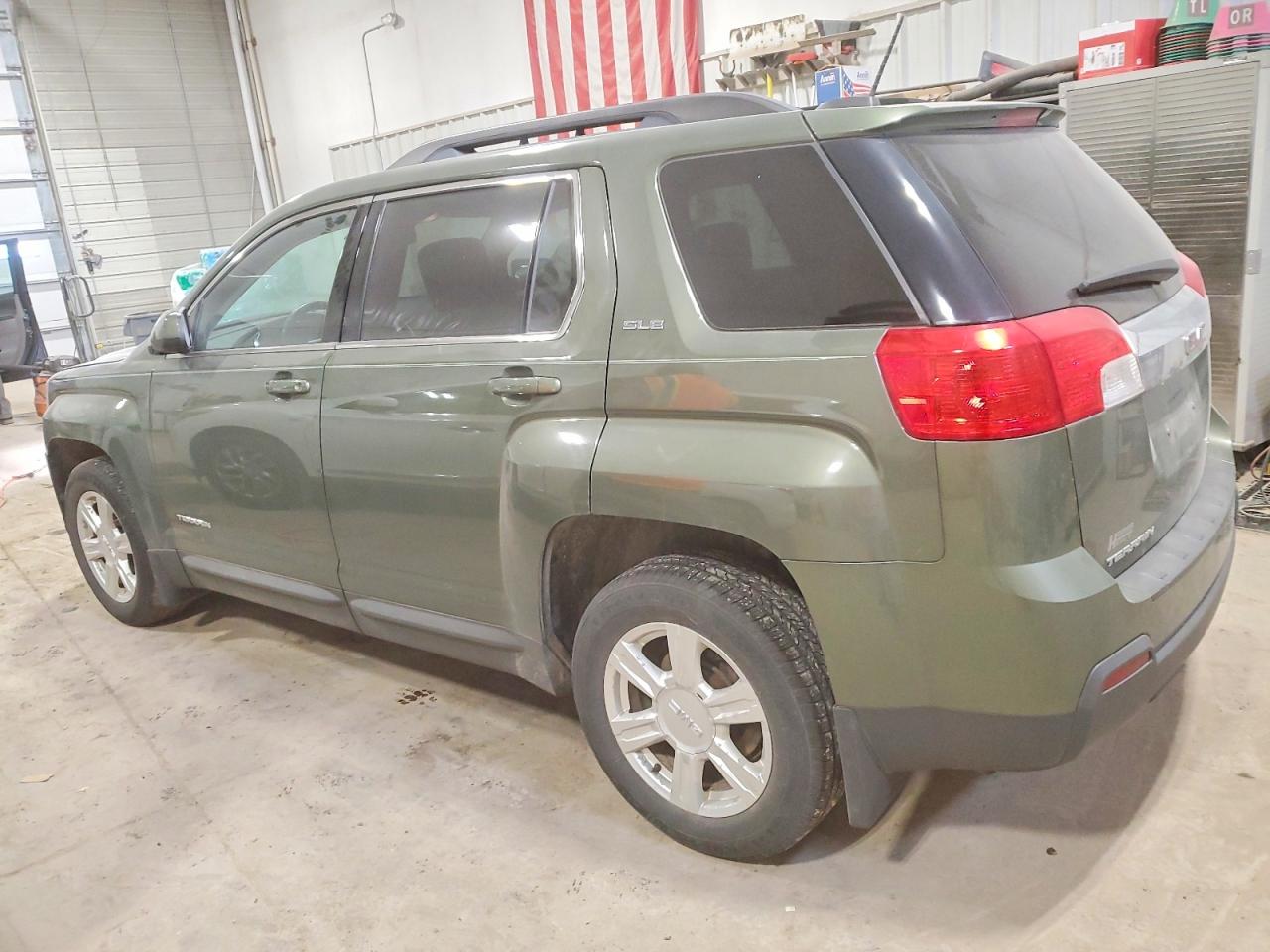 2015 GMC TERRAIN SLE photo 2