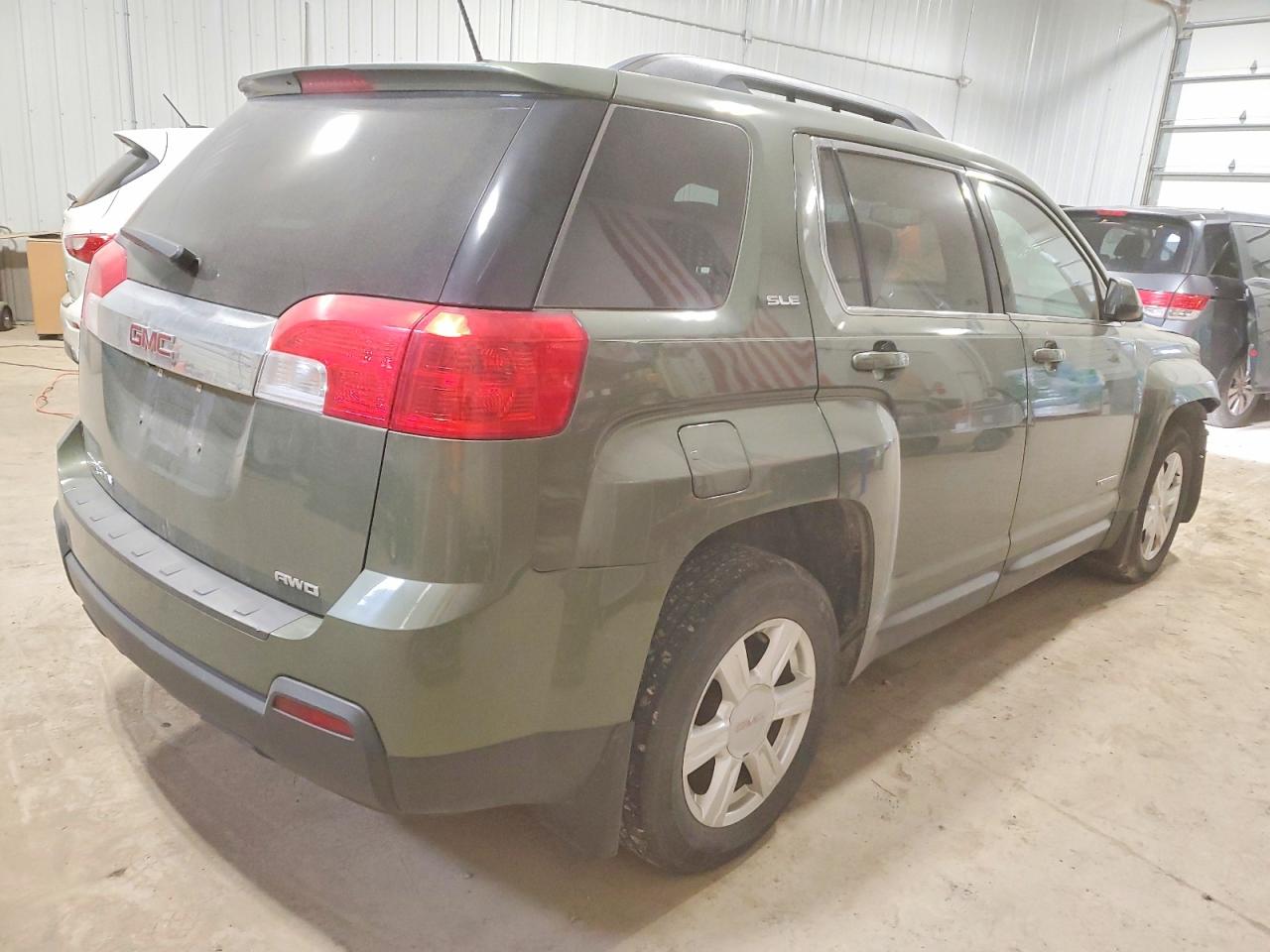 2015 GMC TERRAIN SLE photo 3
