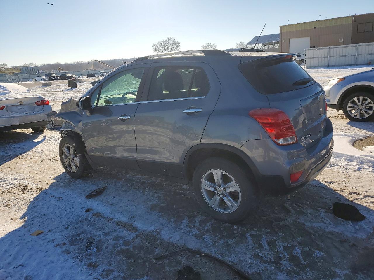 2019 CHEVROLET TRAX 1LT photo 2