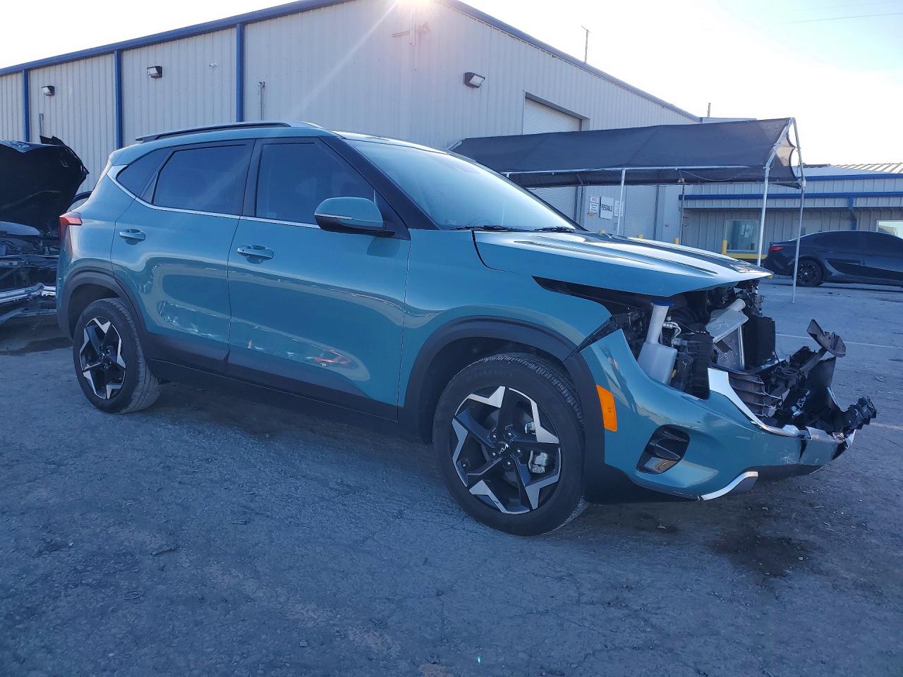 2025 KIA SELTOS EX photo 4